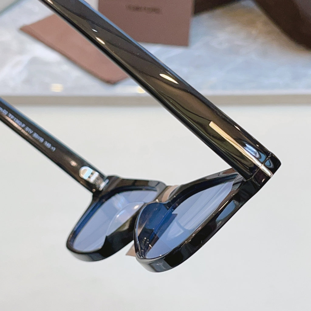Tom Ford TF1362-F Fashion Blue Lens Sunglasses for Men & Women - detail image 3