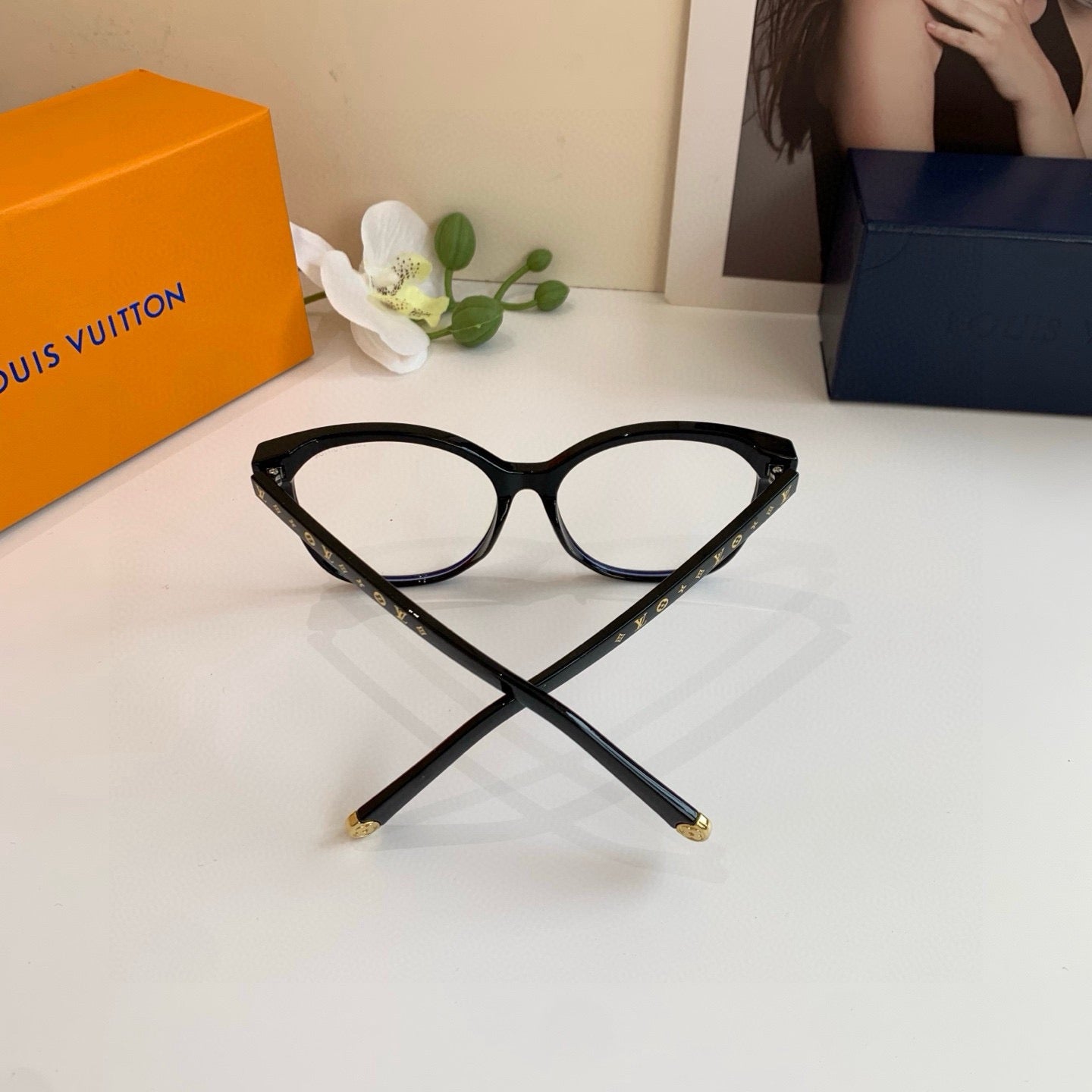 Louis Vuitton Blue-Light Square Silver Lens Sunglasses for Men & Wome - 357743 - detail image 2