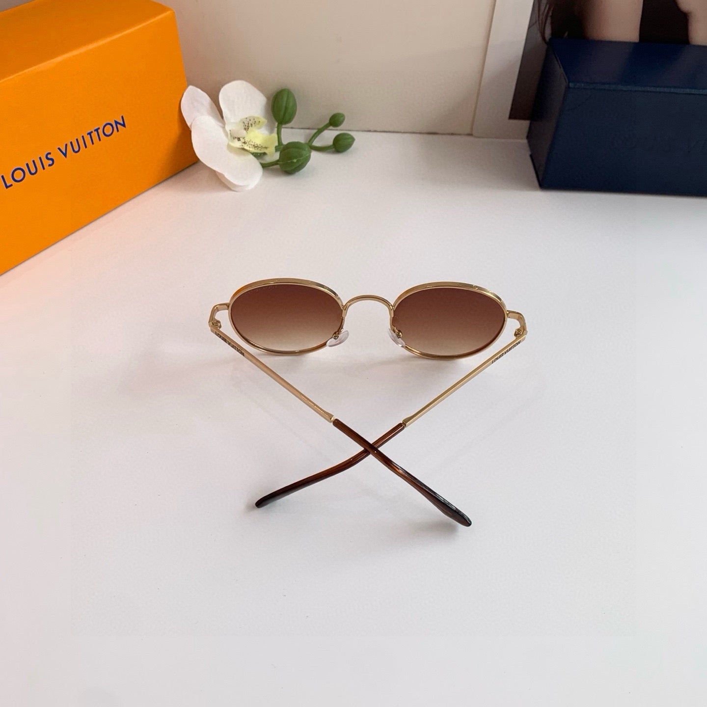 Louis Vuitton Metal Round Red Lens Sunglasses for Men & Women - 357745