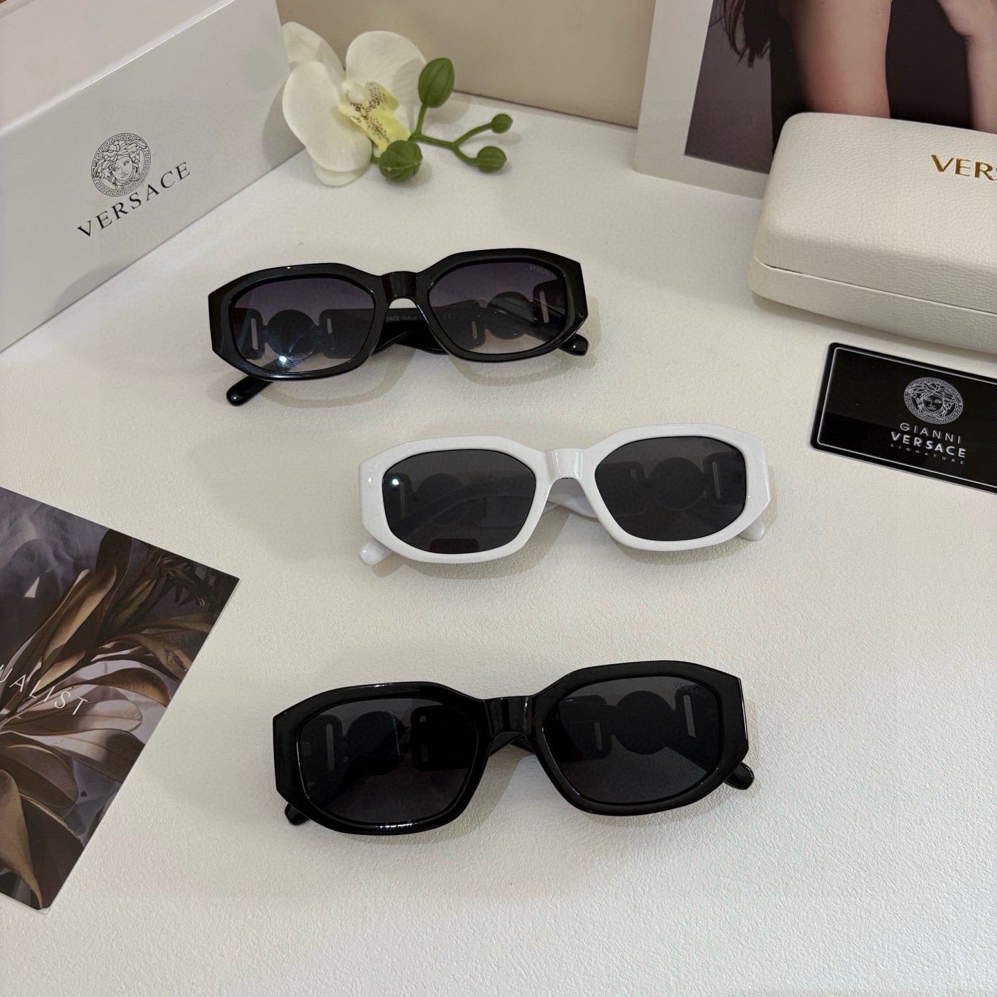 Versace Acetate Fashion Black Lens Sunglasses for Men & Women - detail image 3