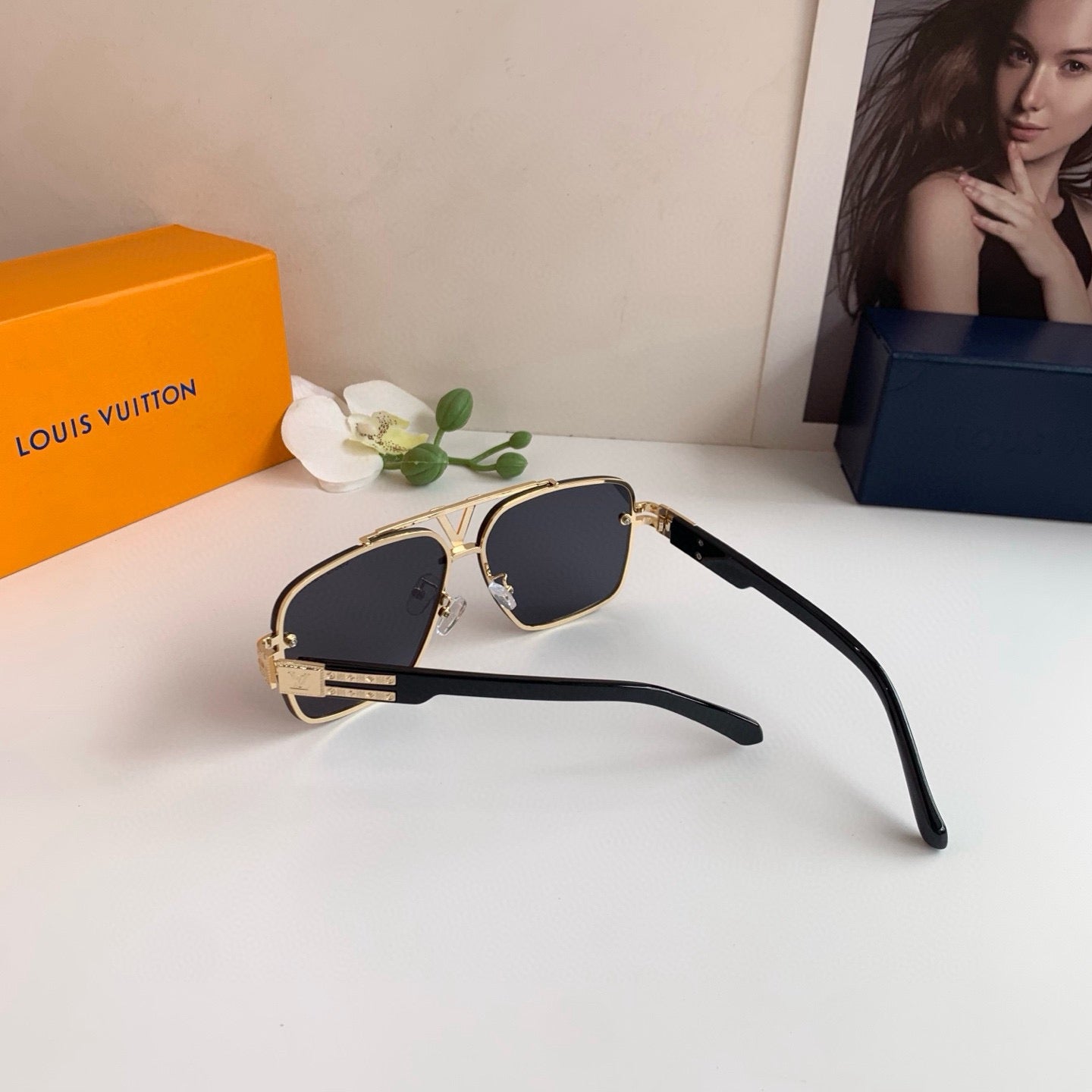 Louis Vuitton Metal Square Silver Lens Sunglasses for Men & Women - 398243 - detail image 2