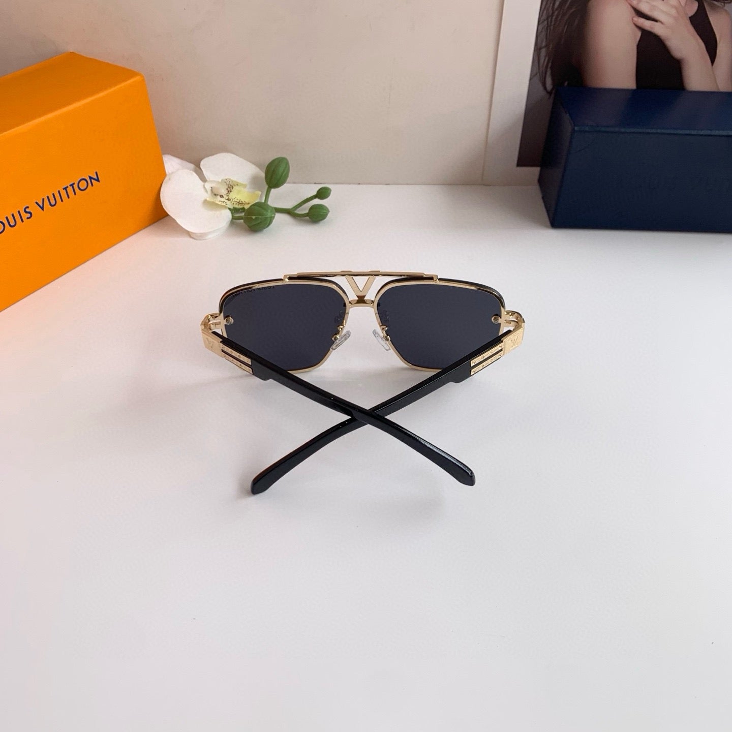 Louis Vuitton Metal Square Silver Lens Sunglasses for Men & Women - 398243 - detail image 3