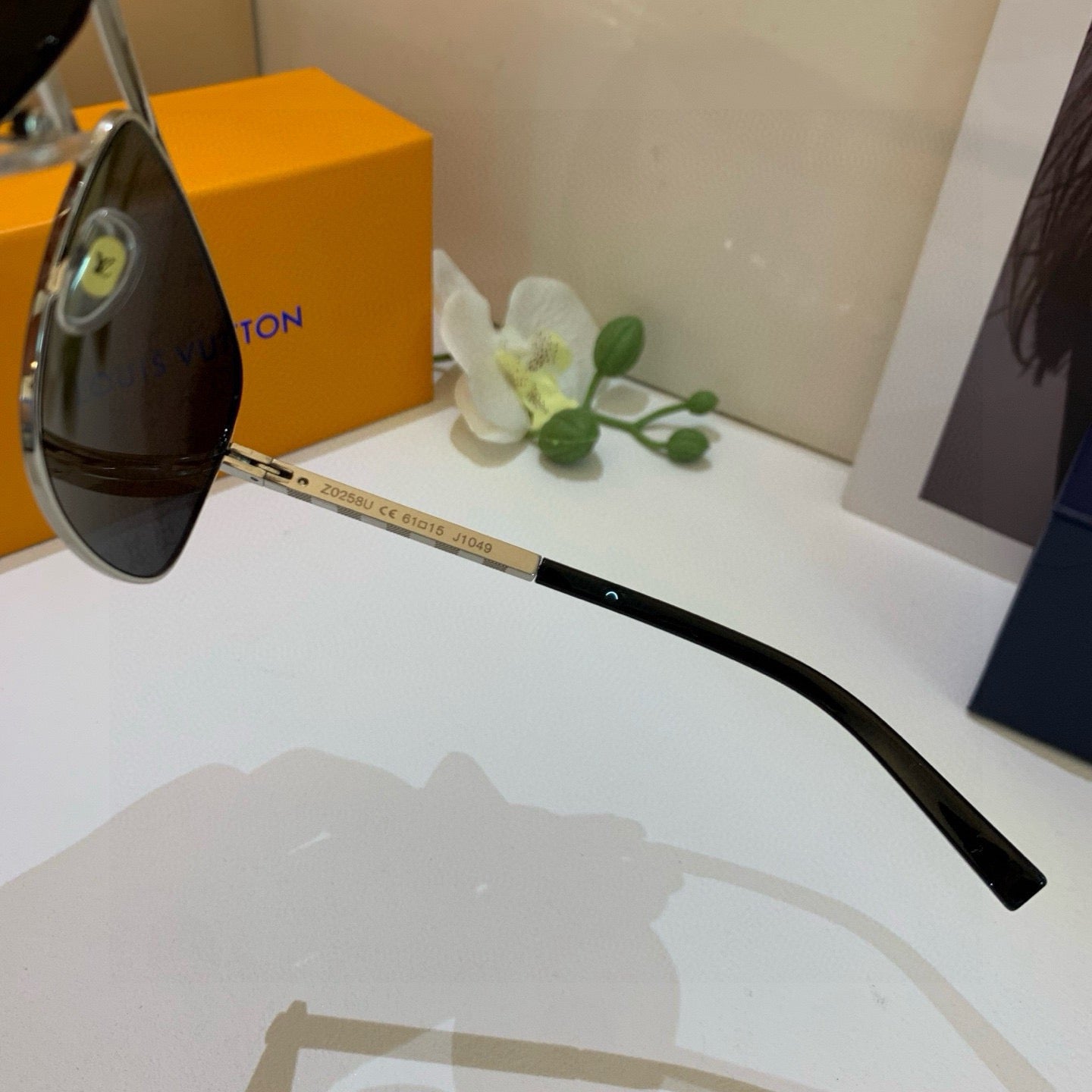 Louis Vuitton Aviator Silver Lens Sunglasses for Men & Women - 414875 - detail image 2