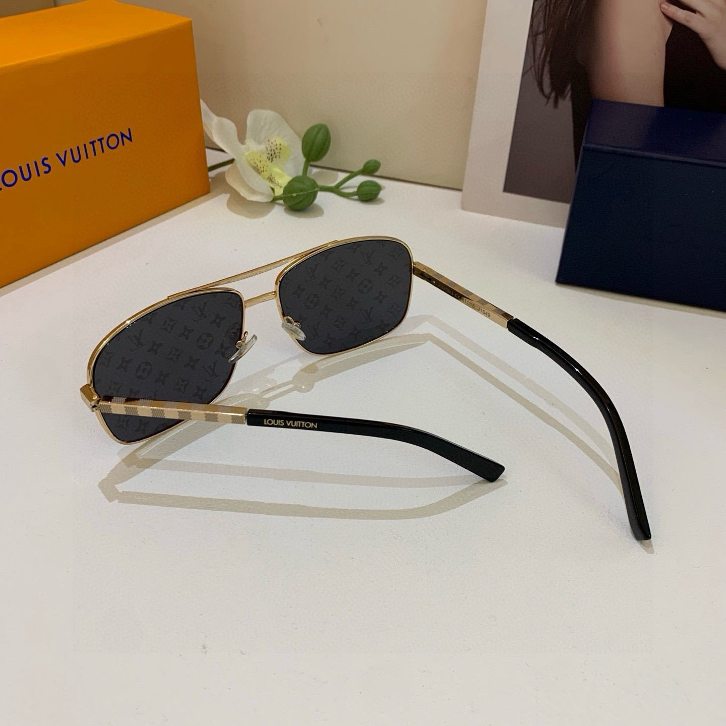 Louis Vuitton Aviator Silver Lens Sunglasses for Men & Women - detail image 2