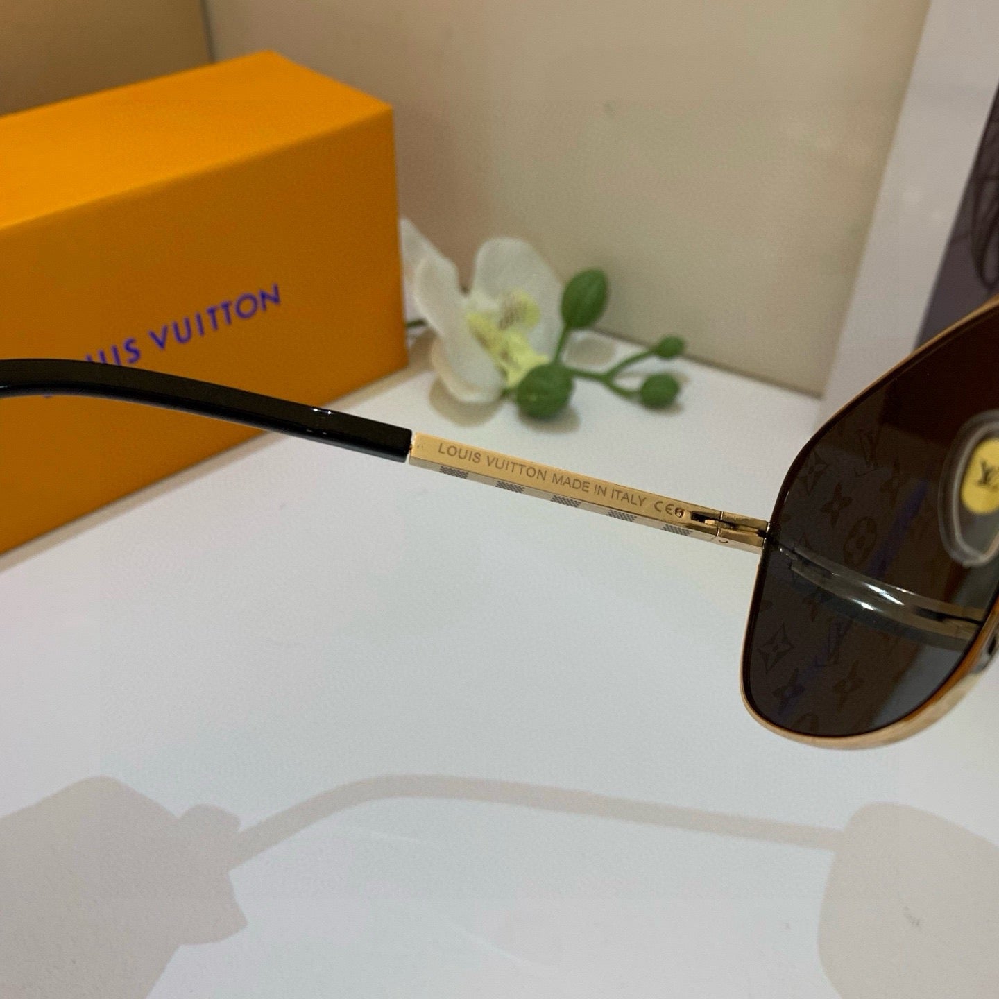 Louis Vuitton Aviator Silver Lens Sunglasses for Men & Women - detail image 3
