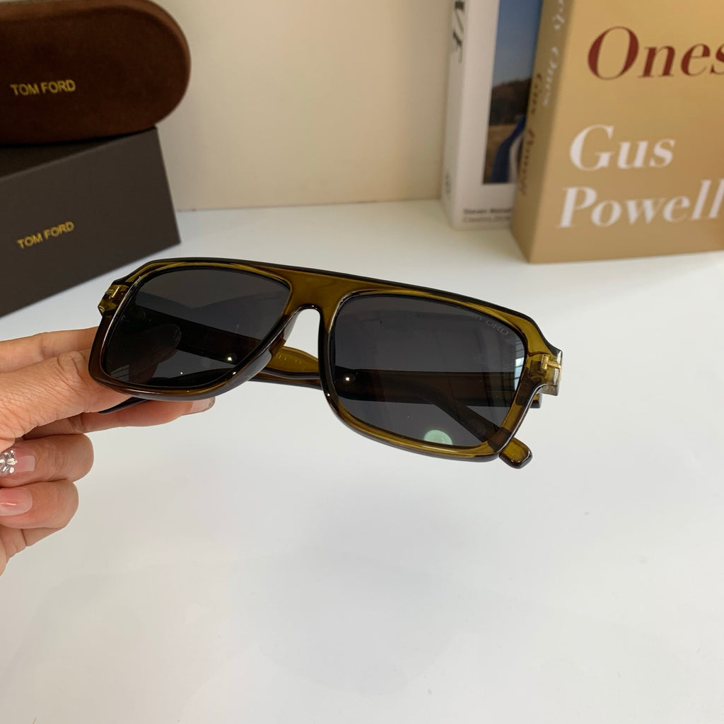Tom Ford Fashion Black Lens Sunglasses for Men & Women - 432850 - detail image 3