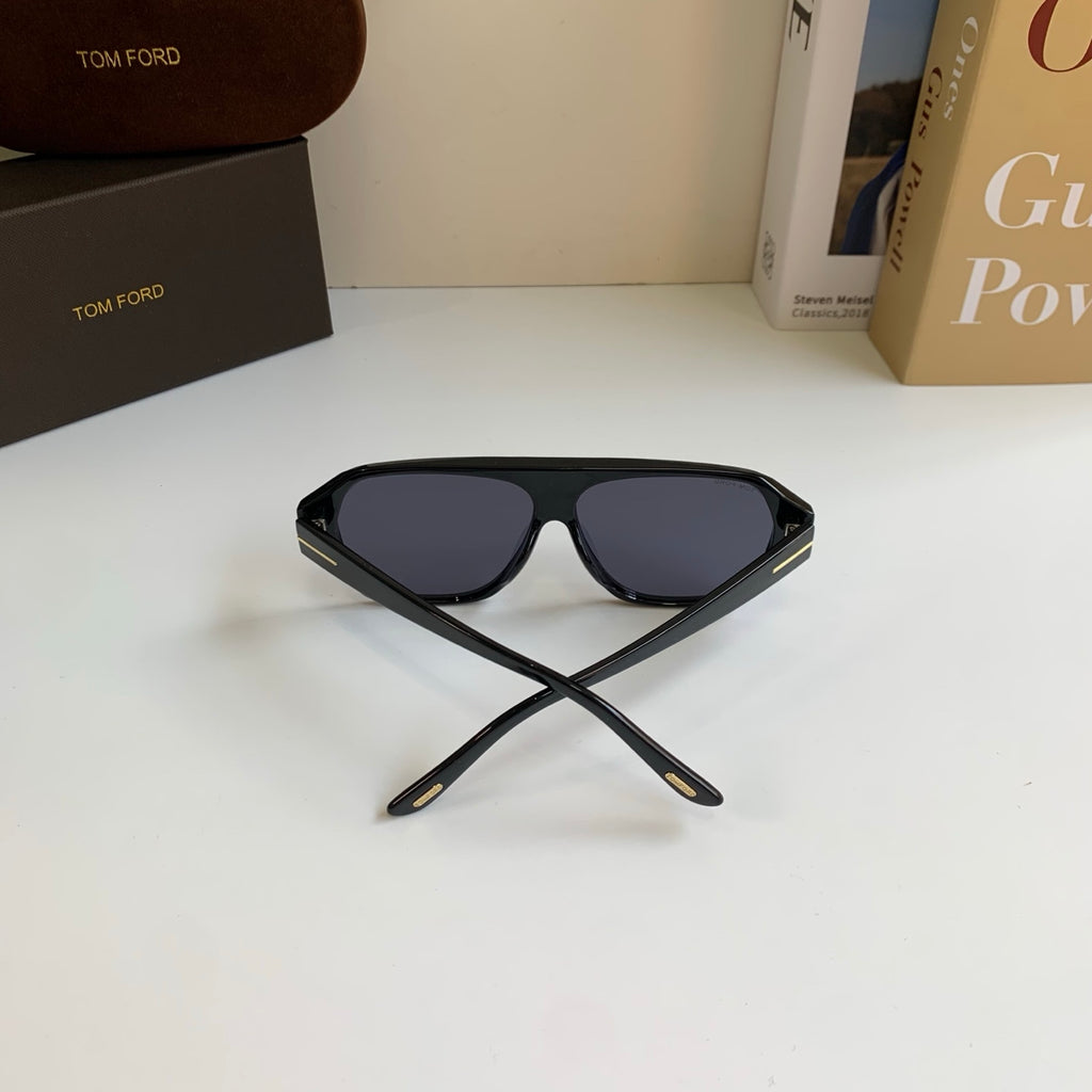 Tom Ford Fashion Black Lens Sunglasses for Men & Women - 432852 - detail image 7
