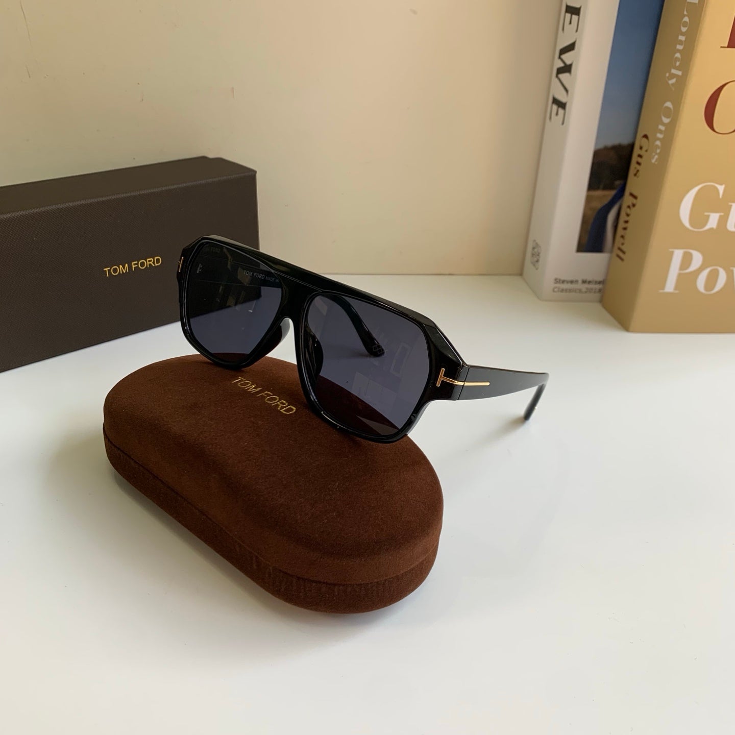 Tom Ford Fashion Black Lens Sunglasses for Men & Women - 432852 - detail image 5