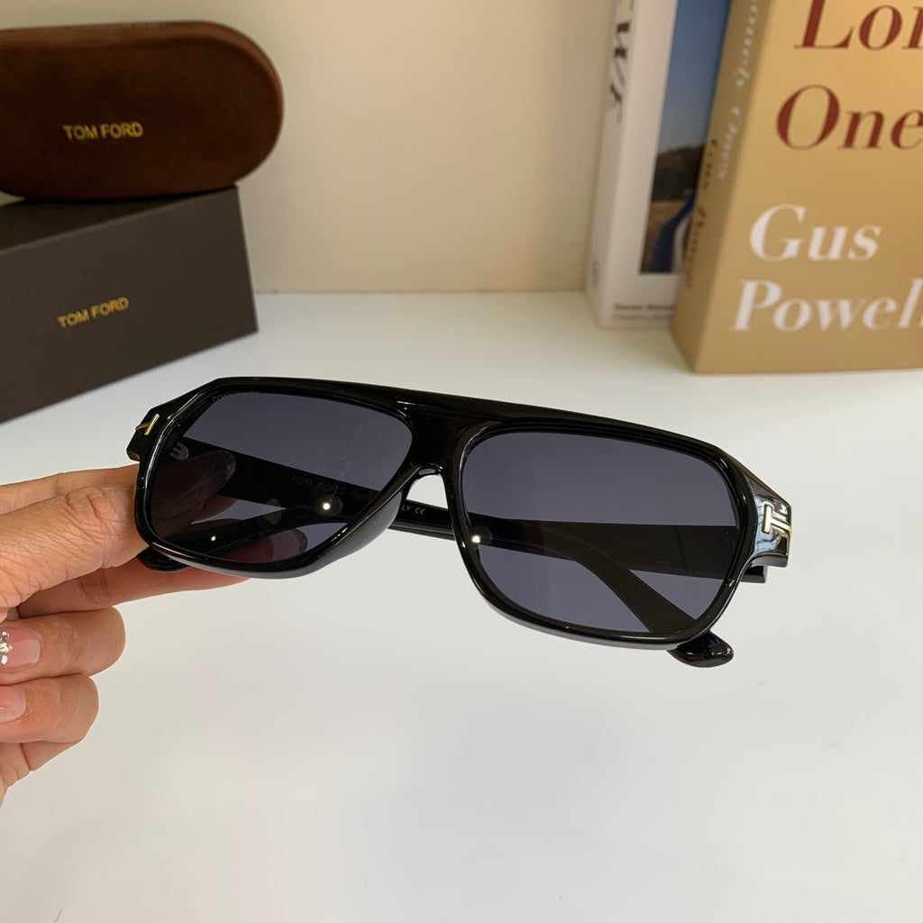 Tom Ford Fashion Black Lens Sunglasses for Men & Women - 432852 - detail image 3
