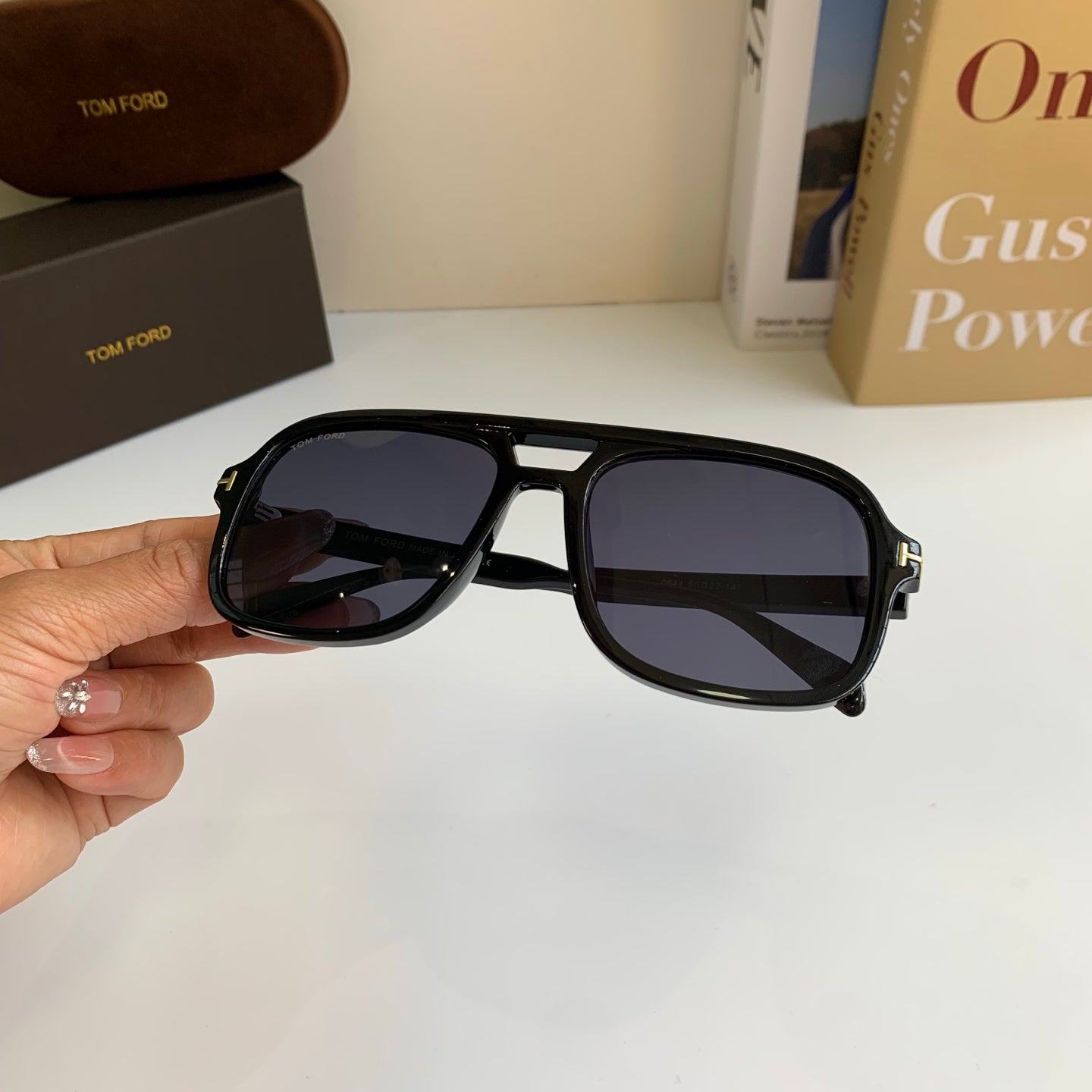 Tom Ford Fashion Black Lens Sunglasses for Men & Women - 432878 - detail image 3