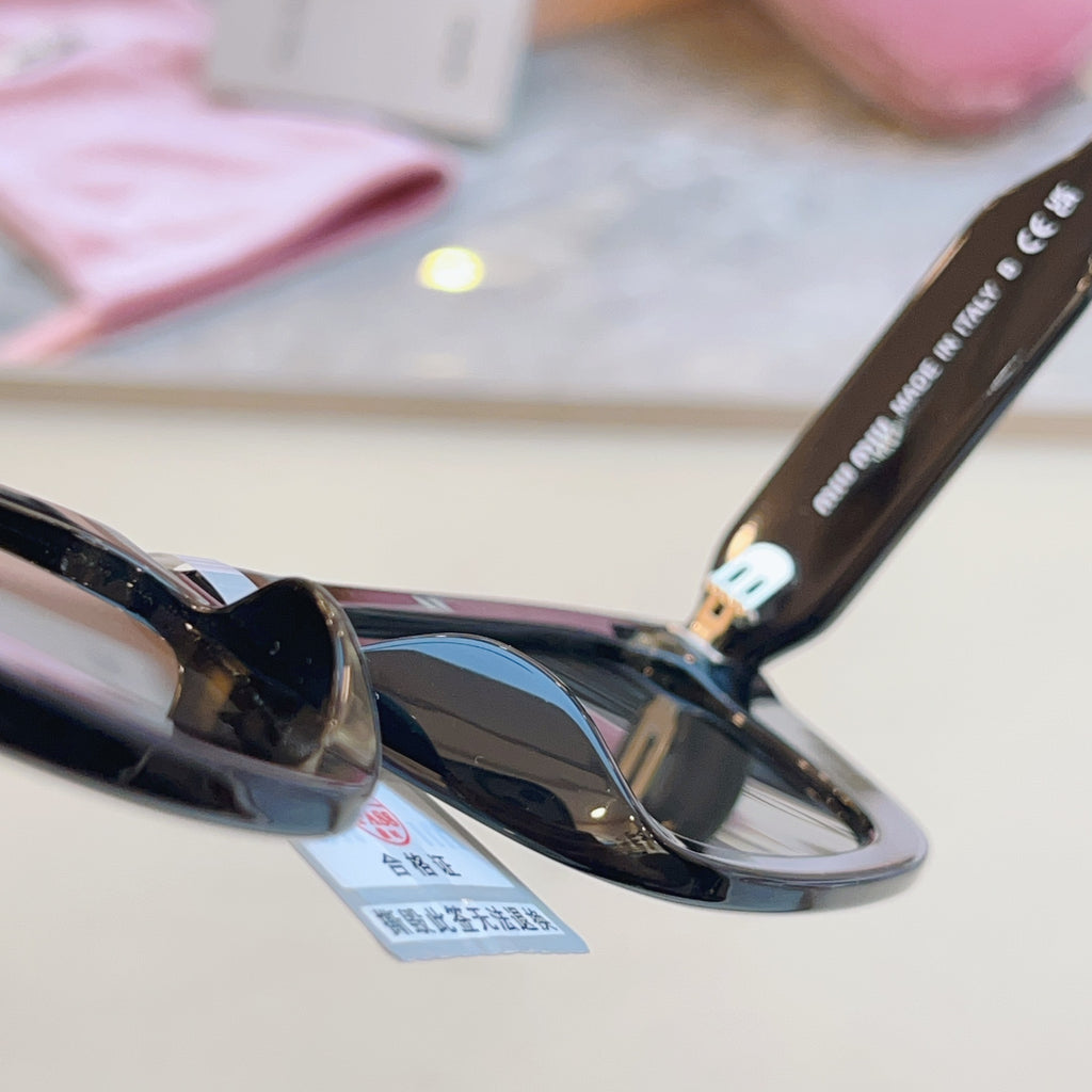 Miu Miu B12S-F Fashion Brown Lens Sunglasses for Men & Women - 487722 - detail image 5