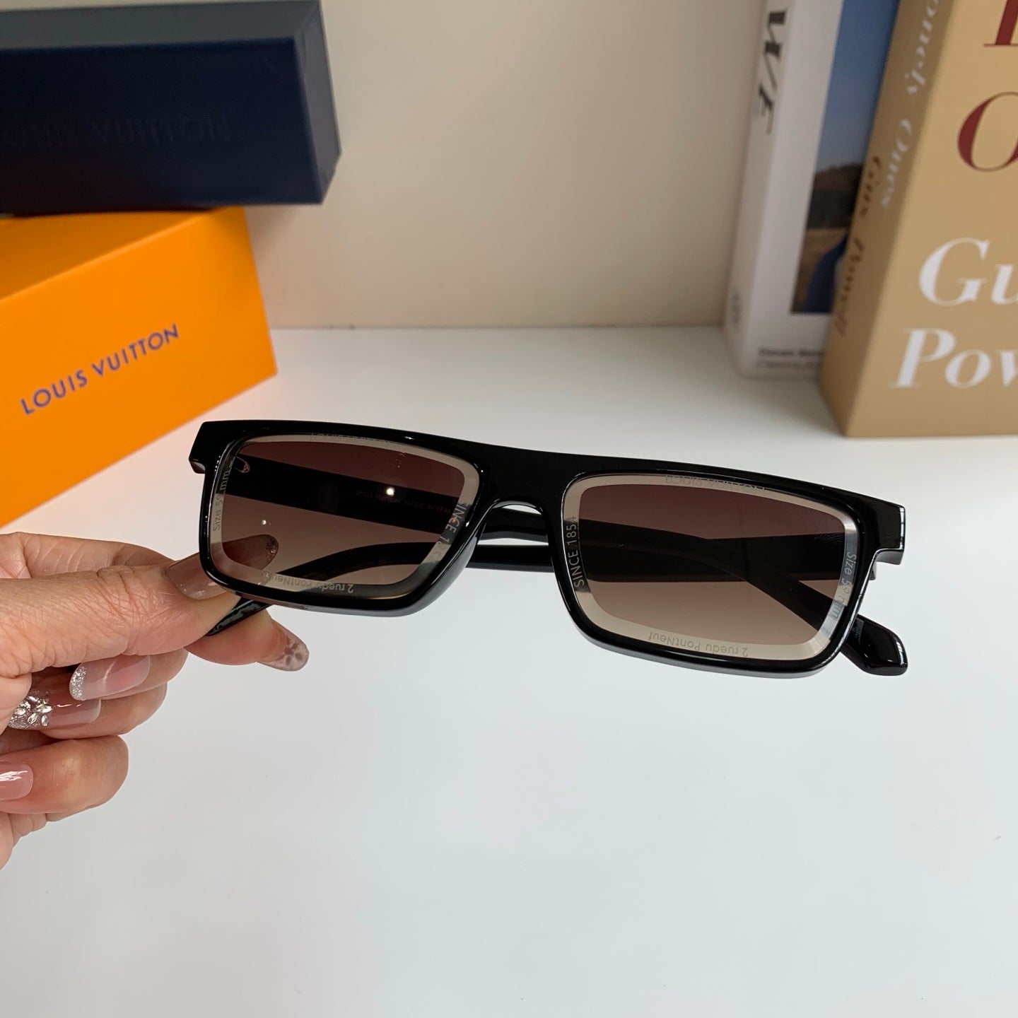 Louis Vuitton Square Gray Lens Sunglasses for Men & Women - 381860 - detail image 4