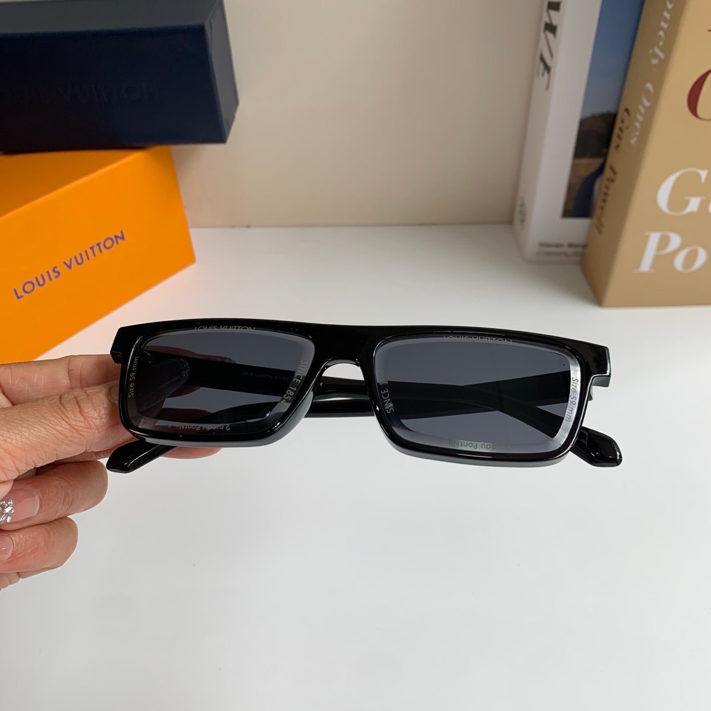 Louis Vuitton Square Gray Lens Sunglasses for Men & Women - 381861 - detail image 4