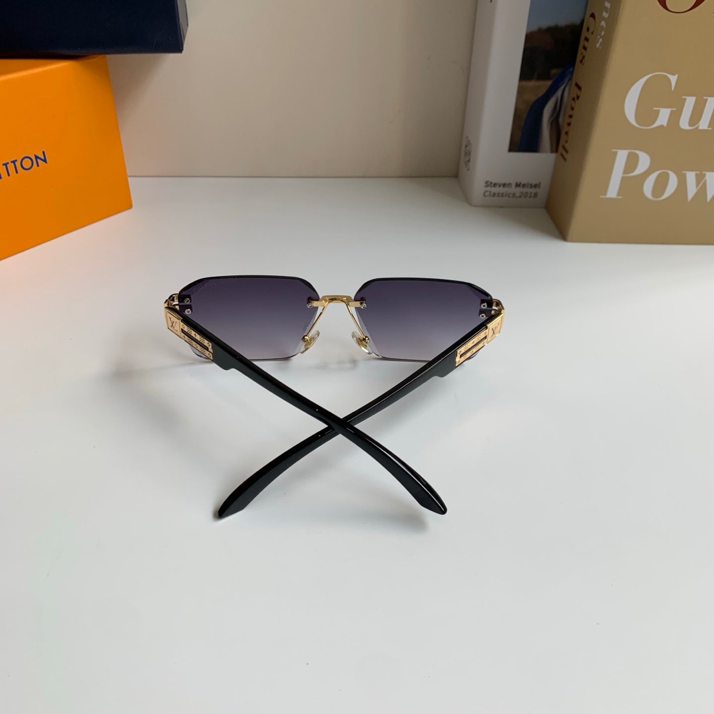 Louis Vuitton Metal Fashion Silver Lens Sunglasses for Men & Women - 381766 - detail image 8