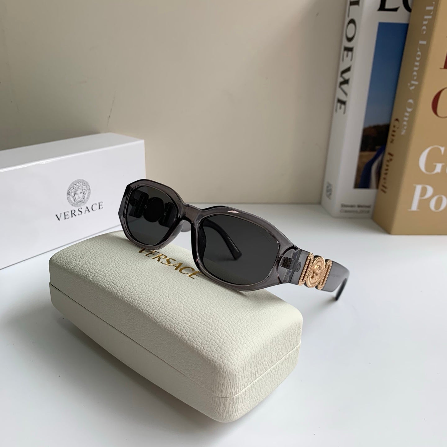 Versace Fashion Gray Lens Sunglasses for Men & Women - detail image 4