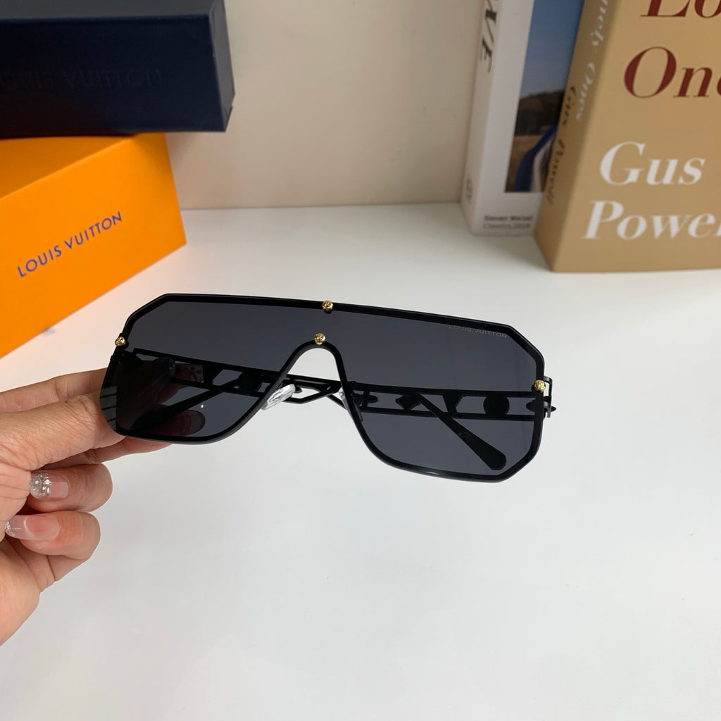 Louis Vuitton Square Black Lens Sunglasses for Men & Women - 381869 - detail image 4
