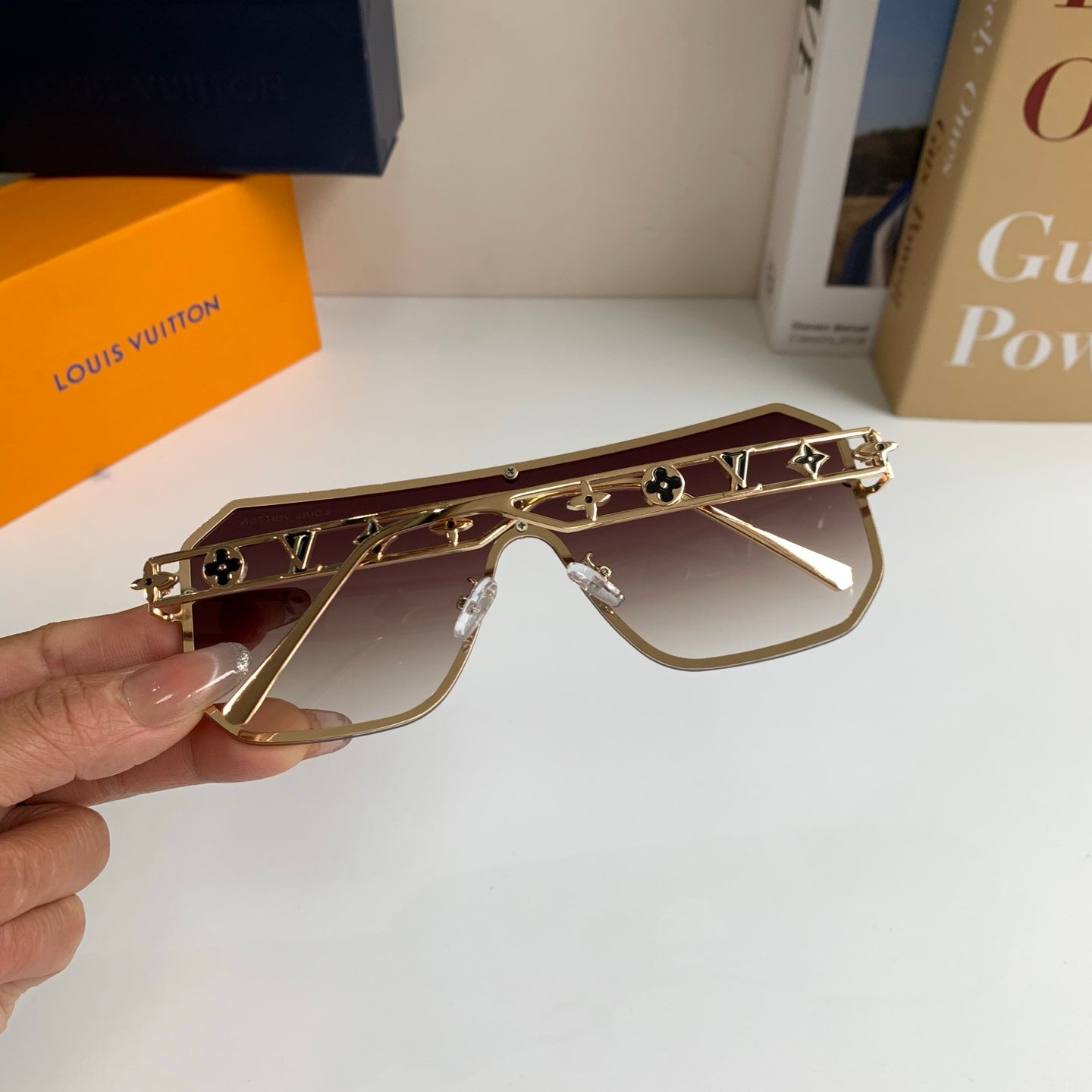 Louis Vuitton Square Red Lens Sunglasses for Men & Women - 381870 - detail image 7