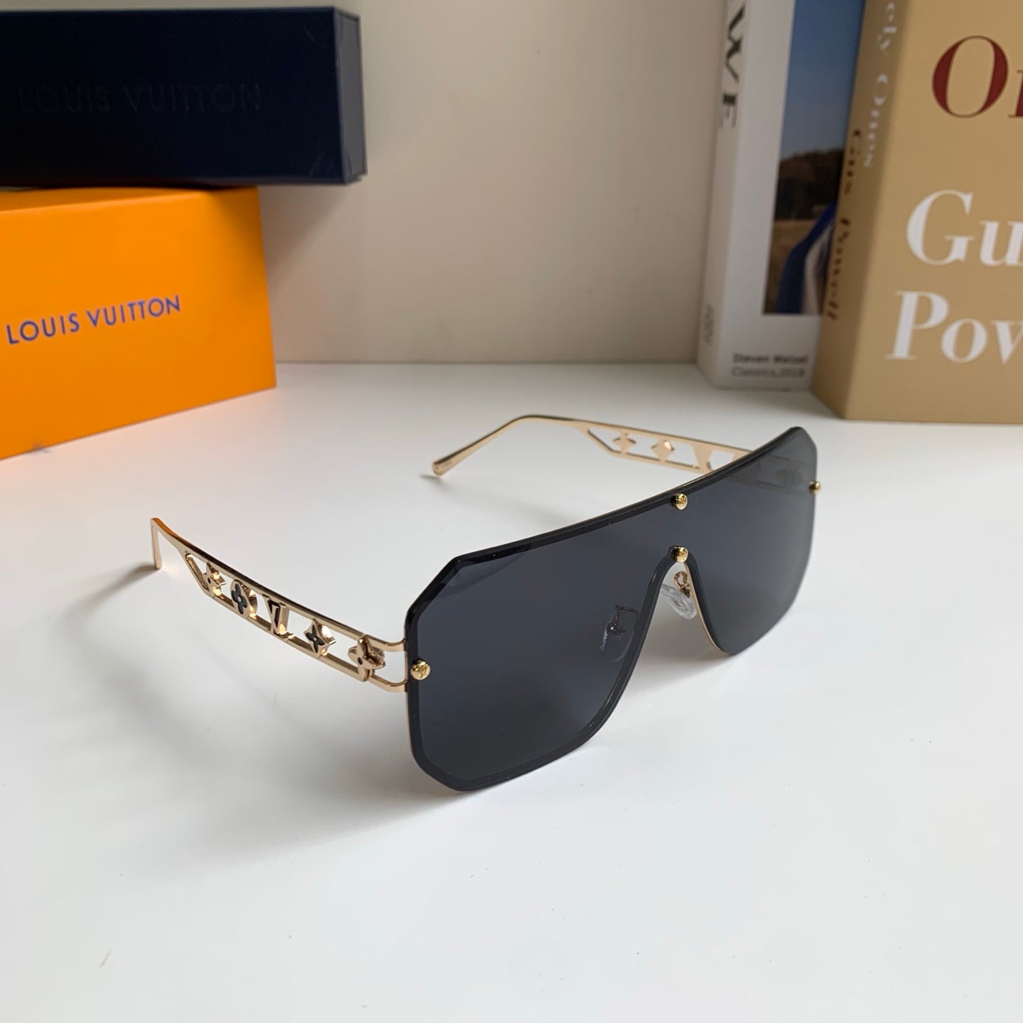 Louis Vuitton Square Black Lens Sunglasses for Men & Women - 381873