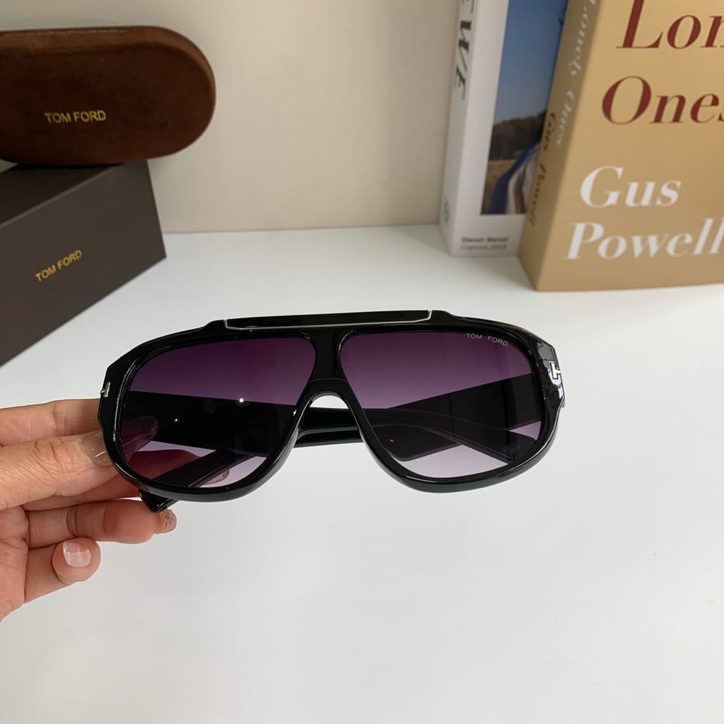 Tom Ford Fashion Black Lens Sunglasses for Men & Women - 466310 - detail image 4
