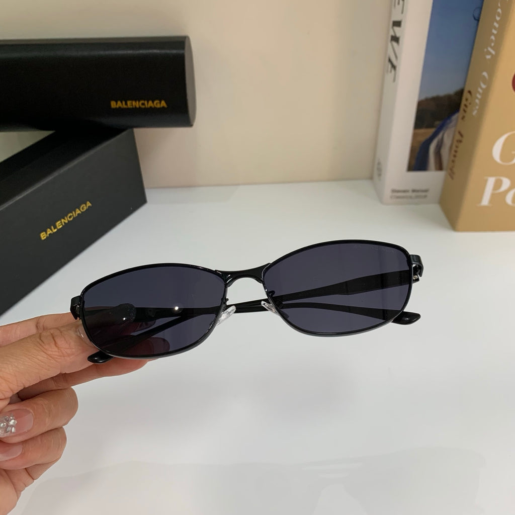 Balenciaga Fashion Silver Lens Sunglasses for Men & Women - 416098 - detail image 3