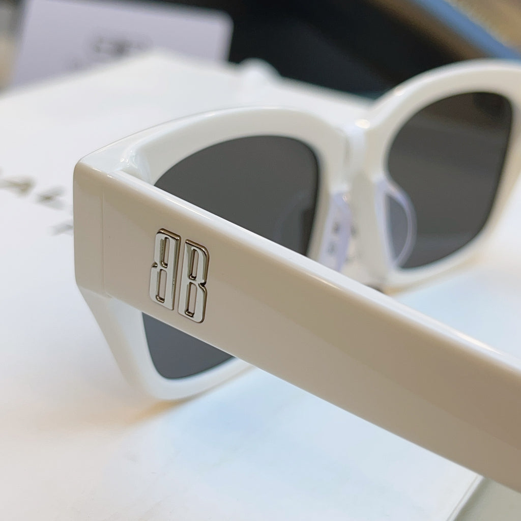 Balenciaga BB0480SK Fashion Black Lens Sunglasses for Men & Women - 487513 - detail image 9