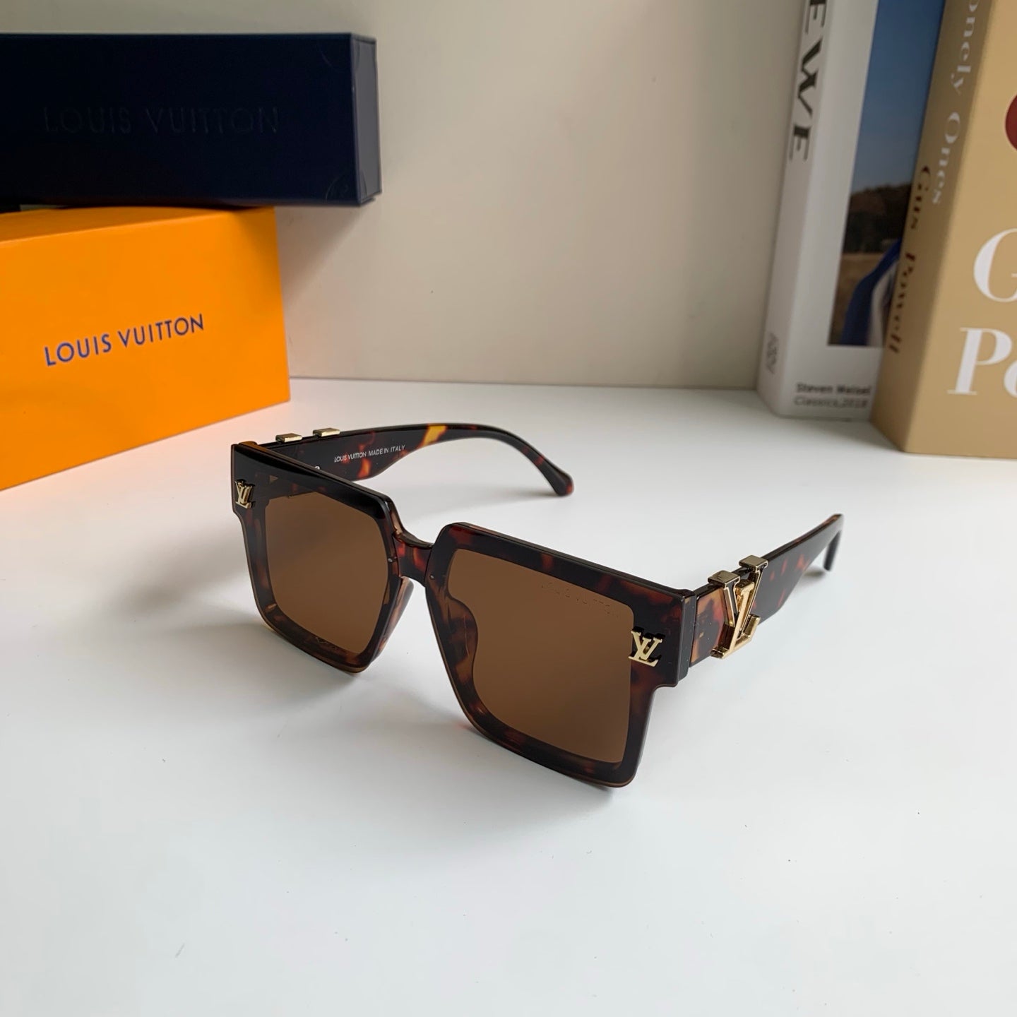 Louis Vuitton Square Black Lens Sunglasses for Men & Women - 414937 - detail image 2