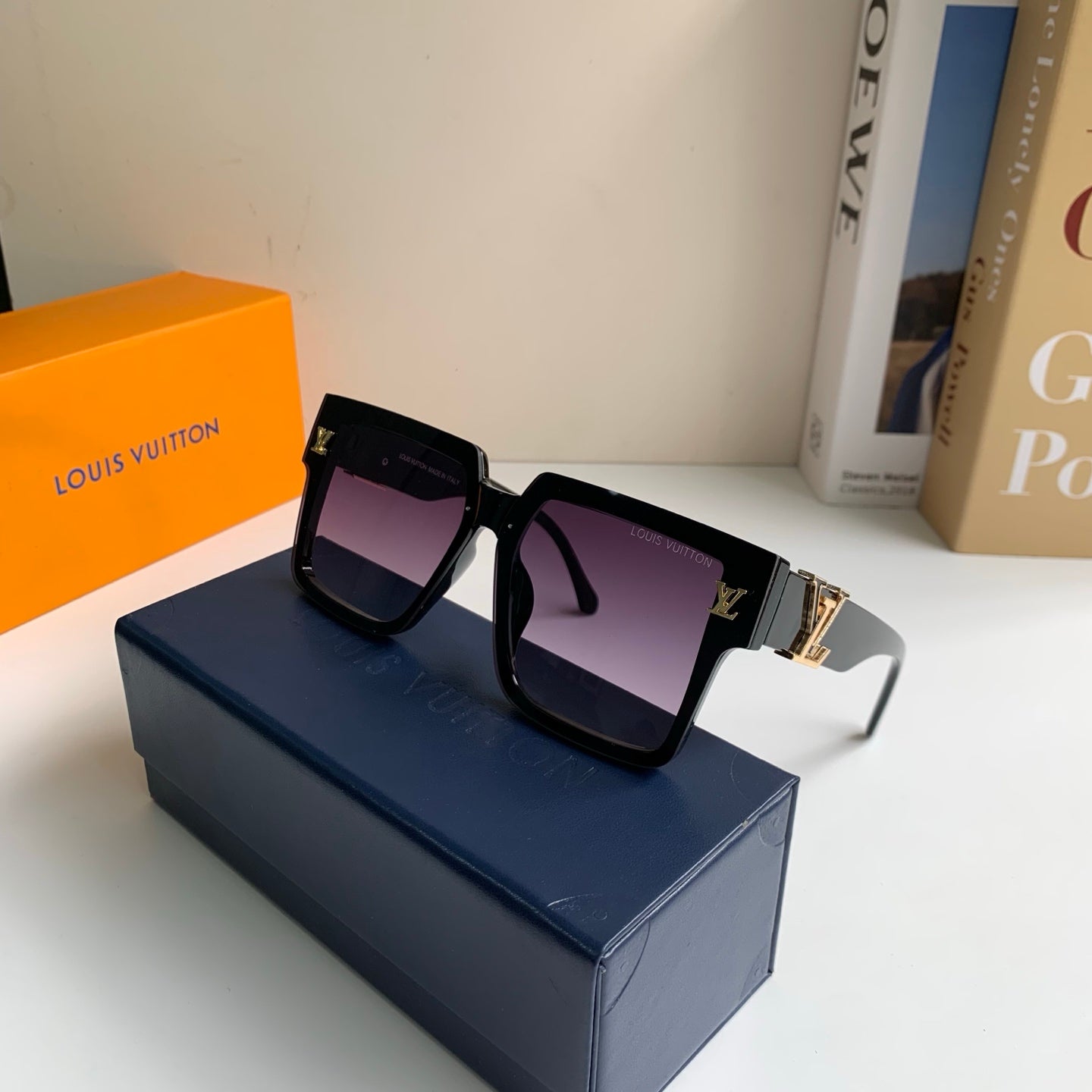 Louis Vuitton Square Black Lens Sunglasses for Men & Women - 414938 - detail image 4