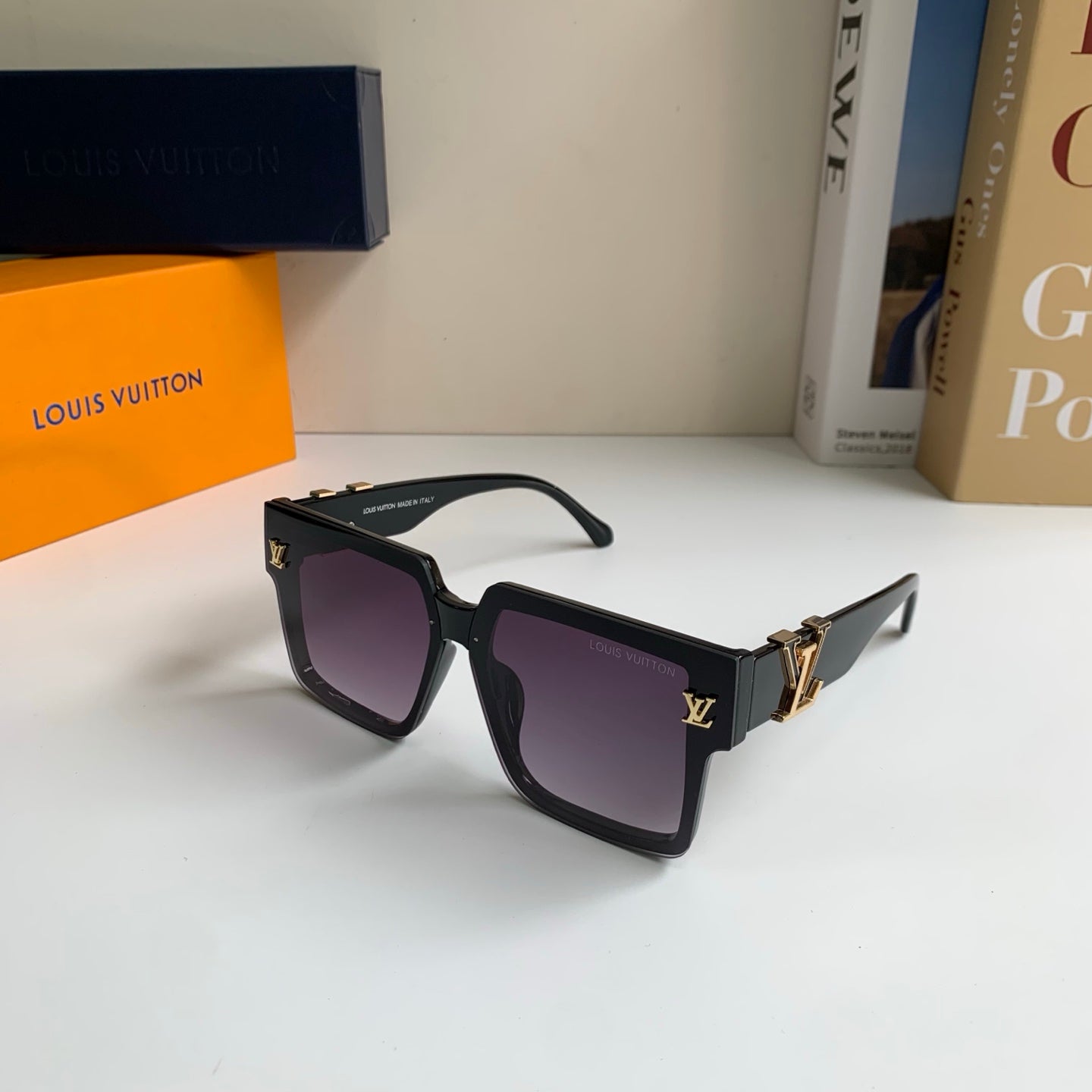 Louis Vuitton Square Black Lens Sunglasses for Men & Women - 414938 - detail image 2