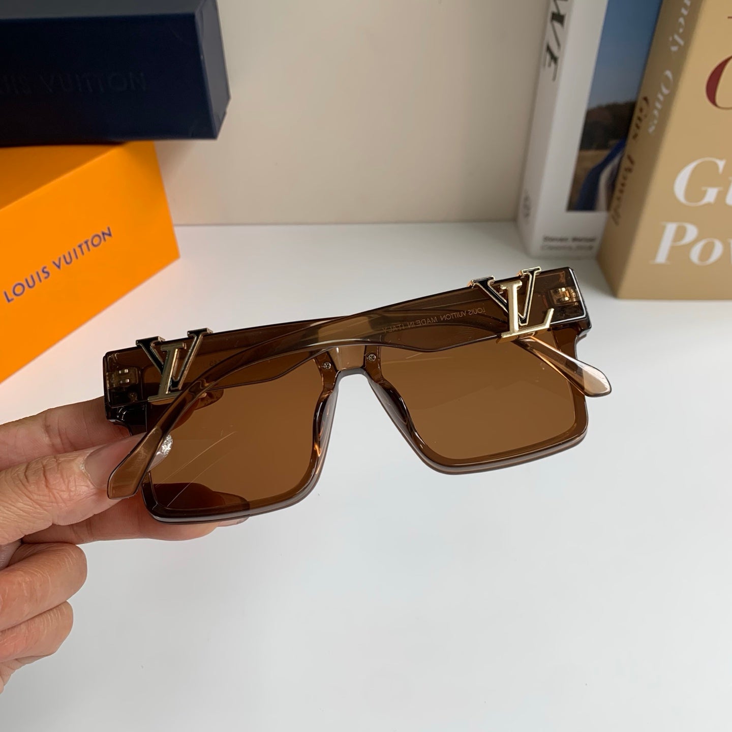 Louis Vuitton Square Brown Lens Sunglasses for Men & Women - 414939 - detail image 9