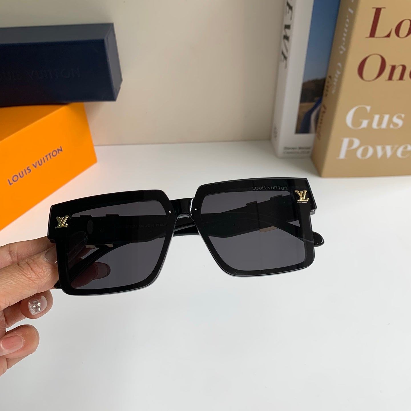 Louis Vuitton Square Black Lens Sunglasses for Men & Women - 414940 - detail image 3