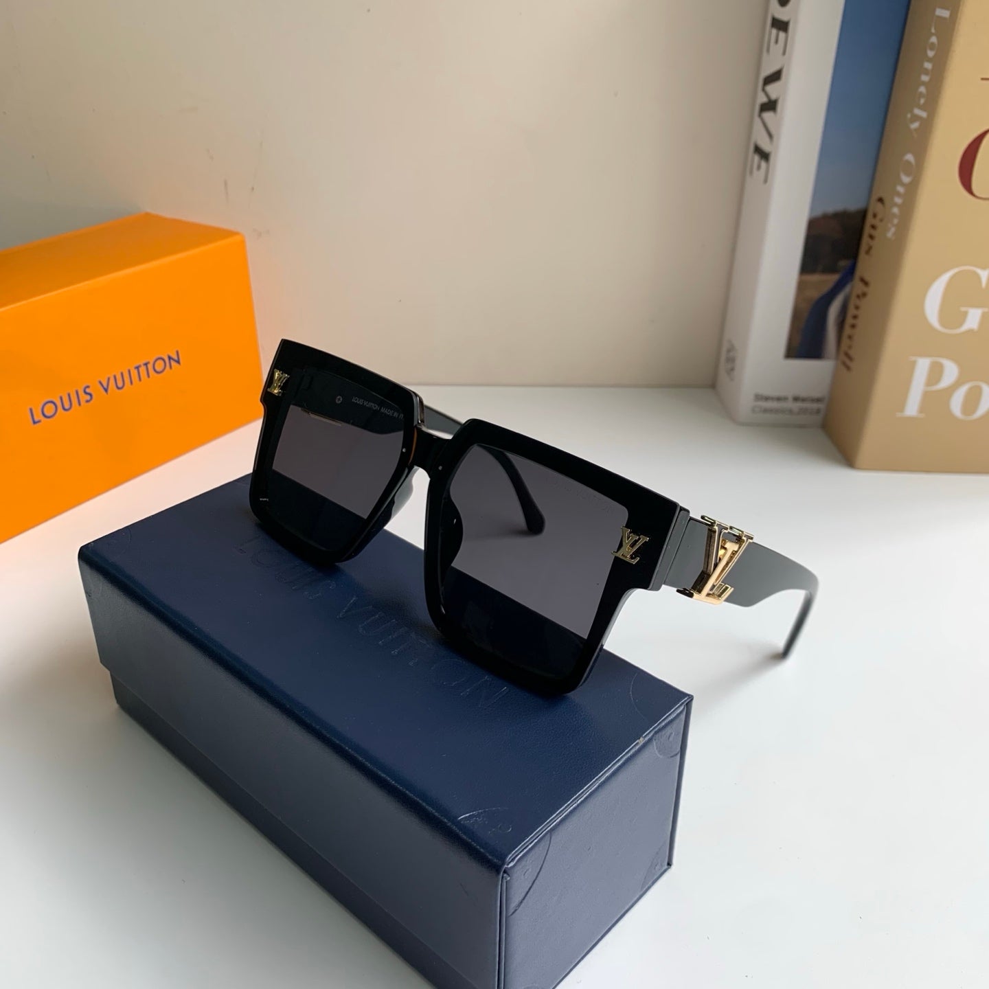 Louis Vuitton Square Black Lens Sunglasses for Men & Women - 414940 - detail image 4