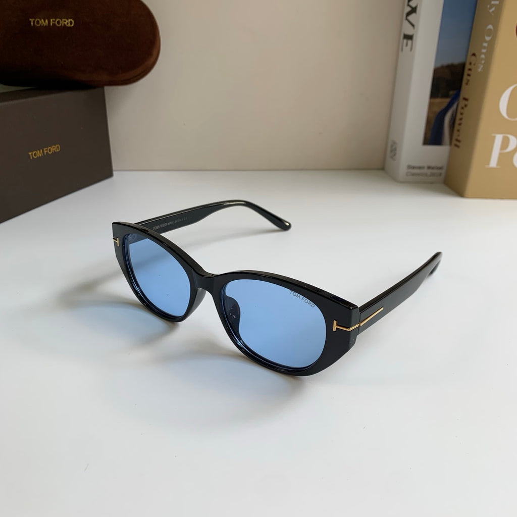 Tom Ford Fashion Blue Lens Sunglasses for Men & Women - 449945 - detail image 2