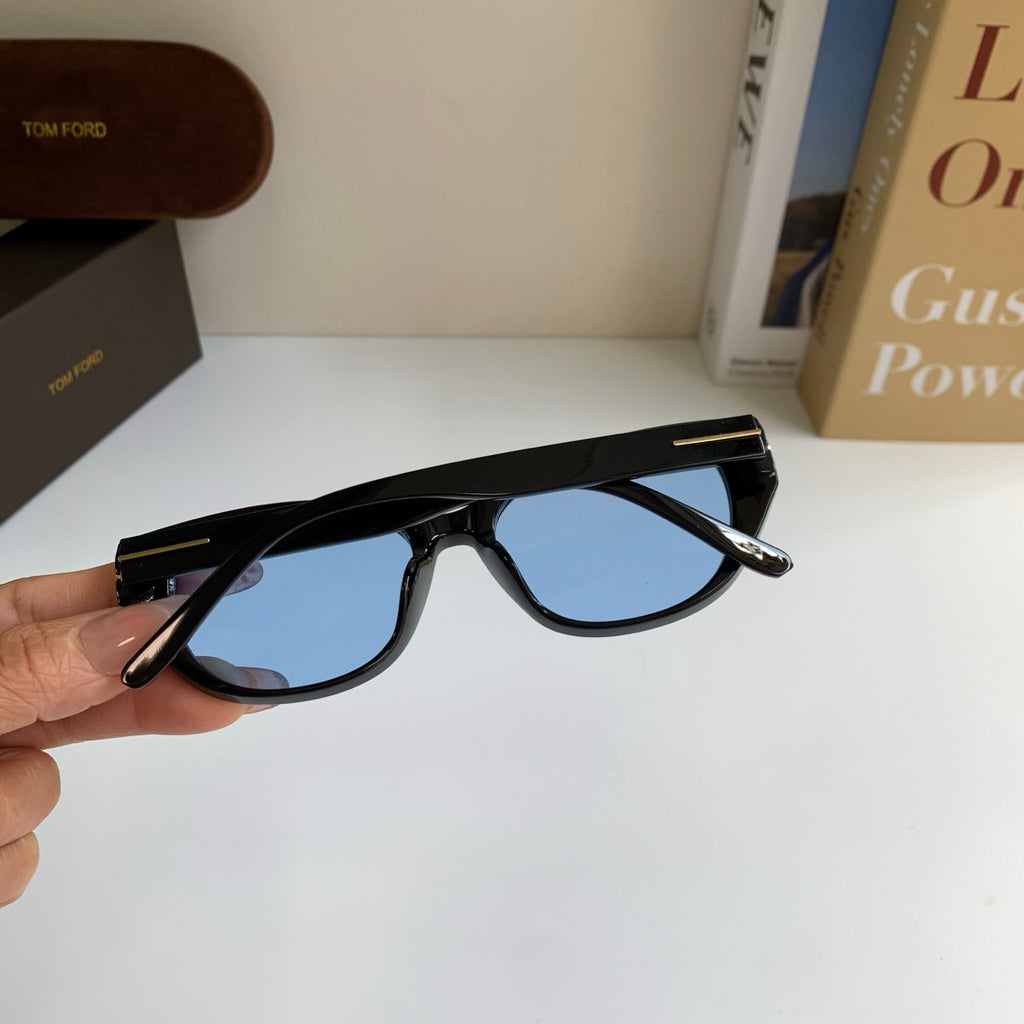Tom Ford Fashion Blue Lens Sunglasses for Men & Women - 449945 - detail image 6