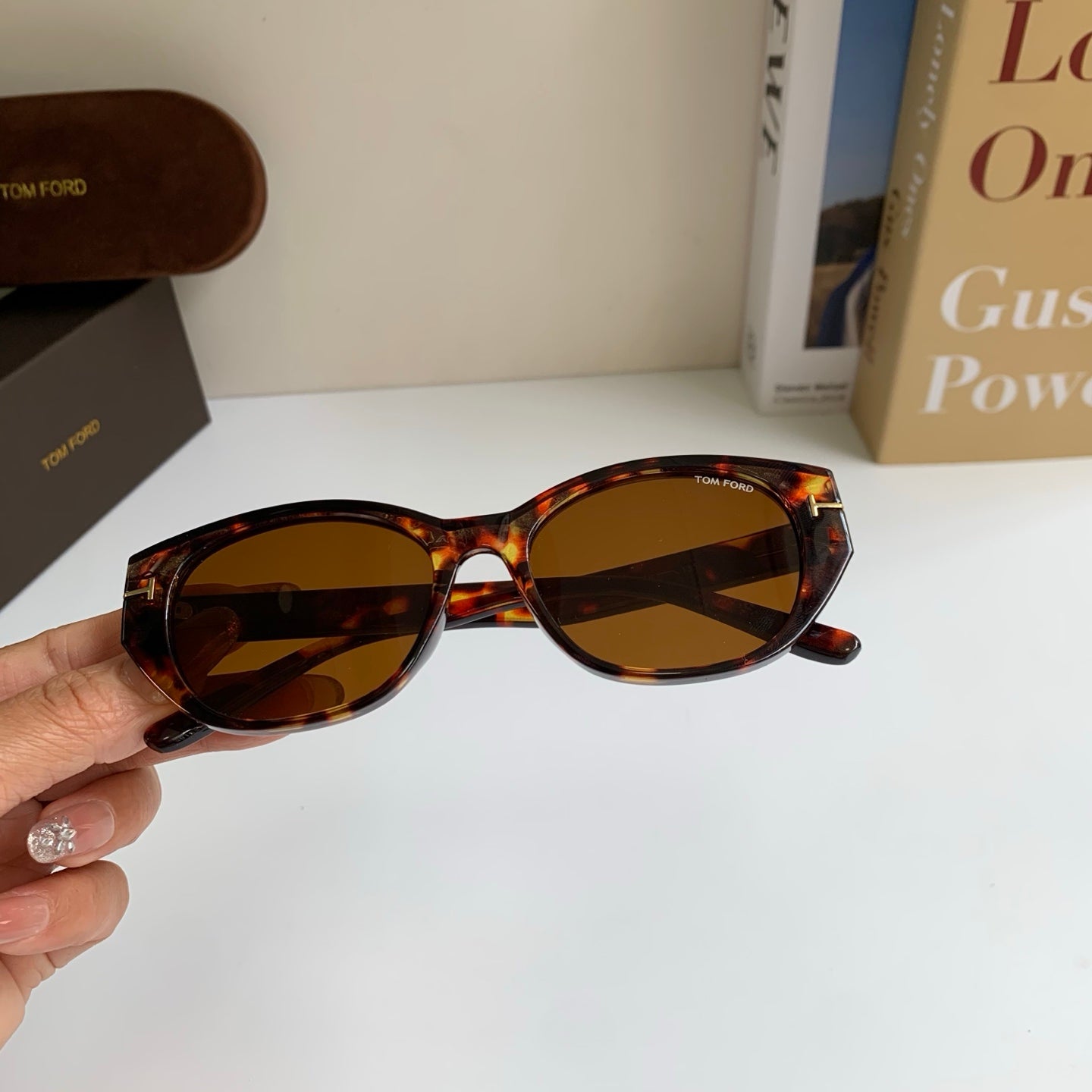 Tom Ford Fashion Black Lens Sunglasses for Men & Women - 372559 - detail image 4