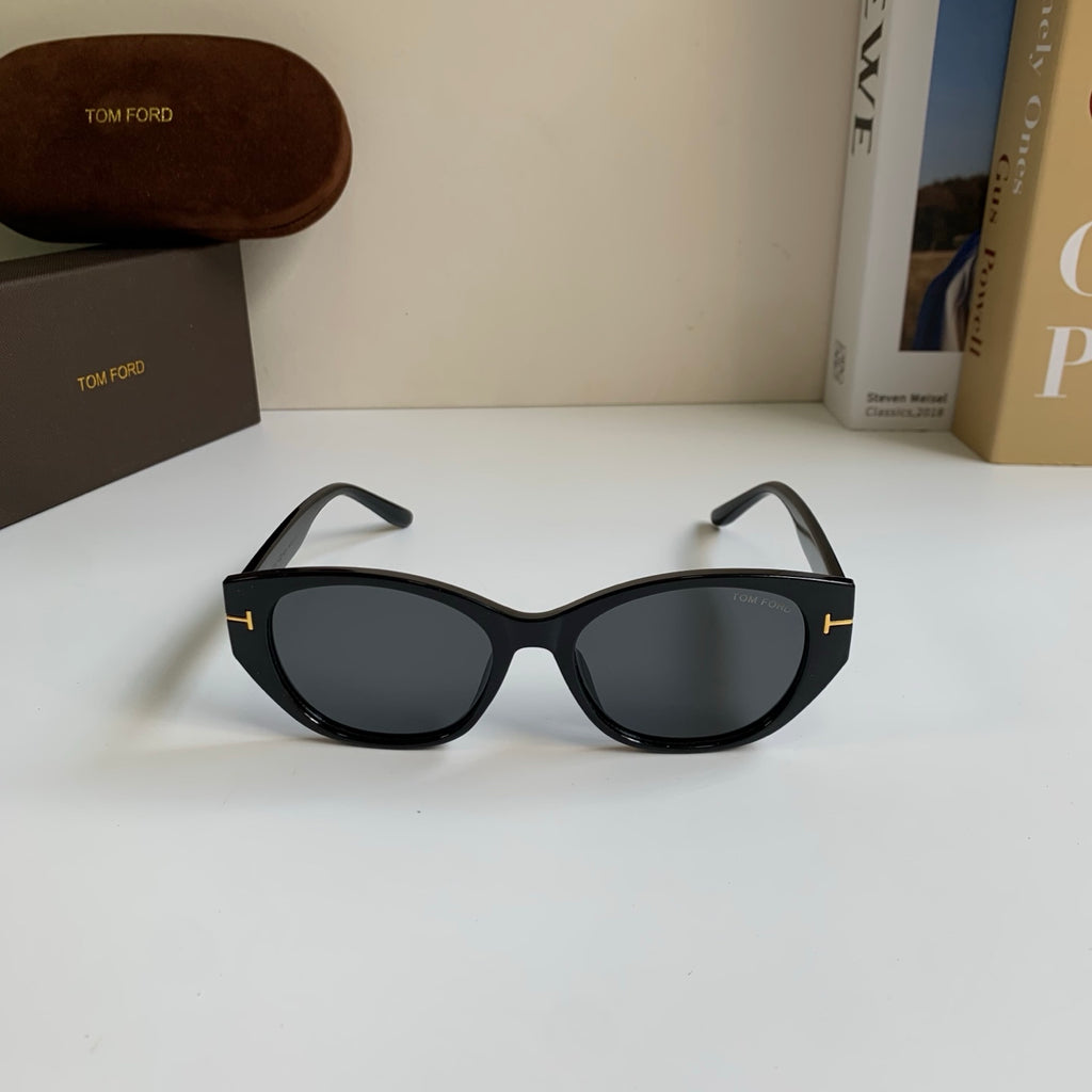 Tom Ford Fashion Black Lens Sunglasses for Men & Women - 372562 - detail image 5