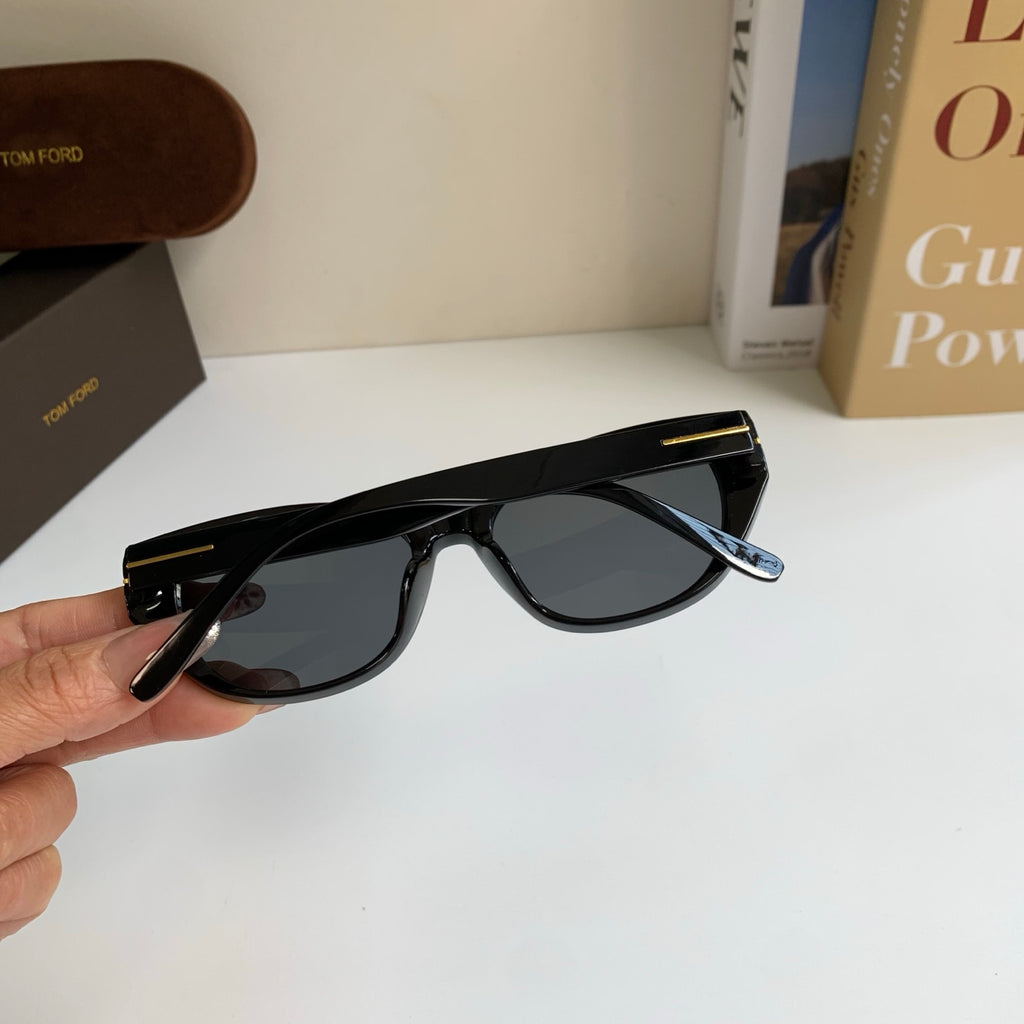 Tom Ford Fashion Black Lens Sunglasses for Men & Women - 449949 - detail image 6