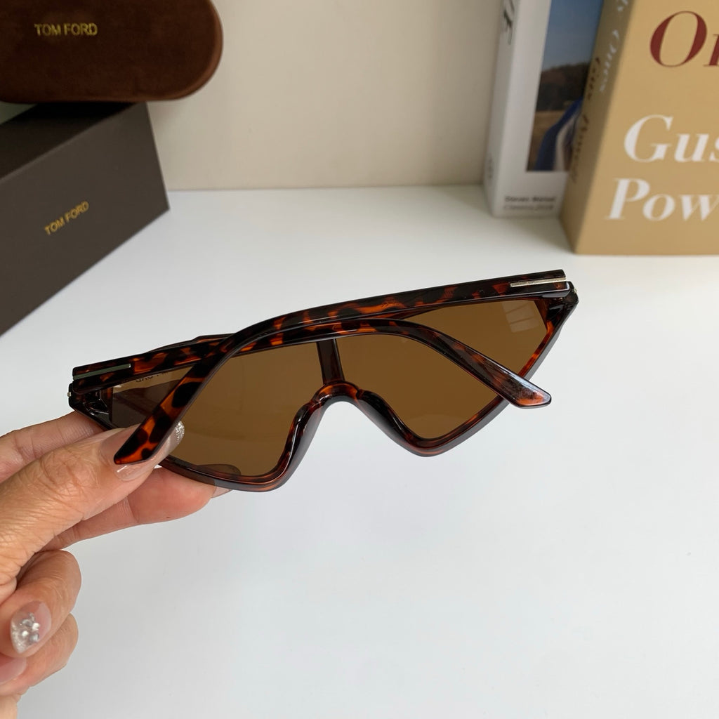 Tom Ford Fashion Black Lens Sunglasses for Men & Women - 466290 - detail image 8