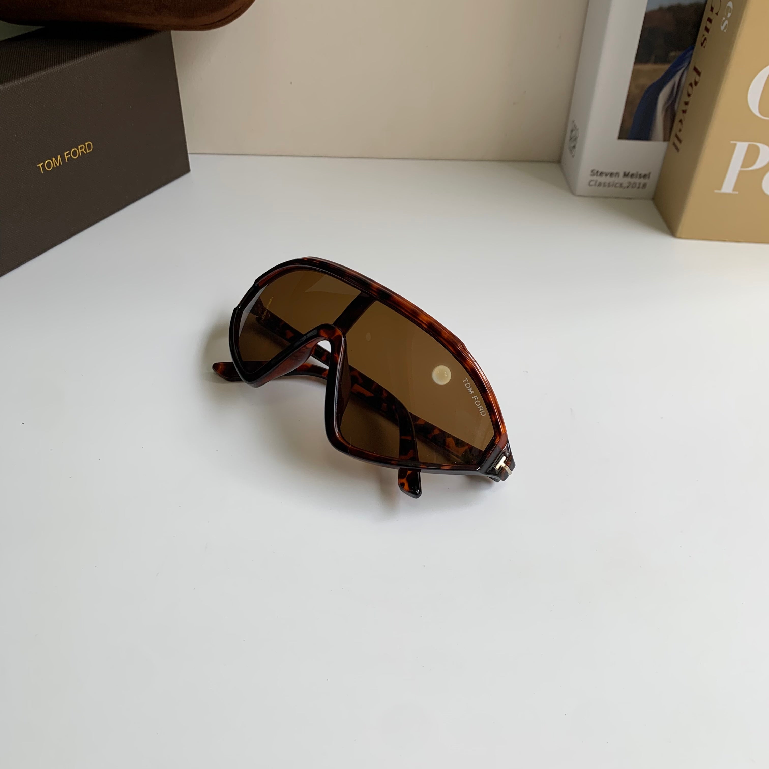 Tom Ford Fashion Black Lens Sunglasses for Men & Women - 372564 - detail image 3