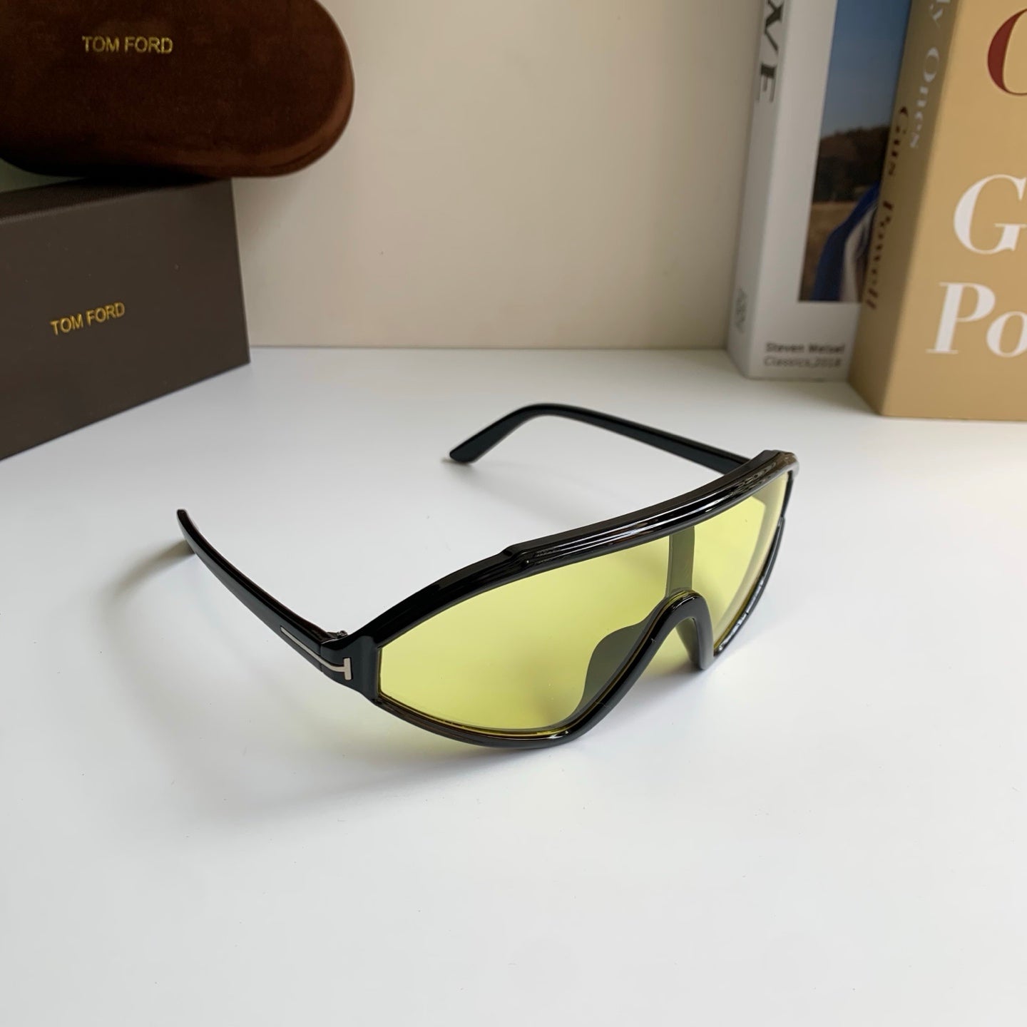 Tom Ford Fashion Gold Lens Sunglasses for Men & Women - 466291