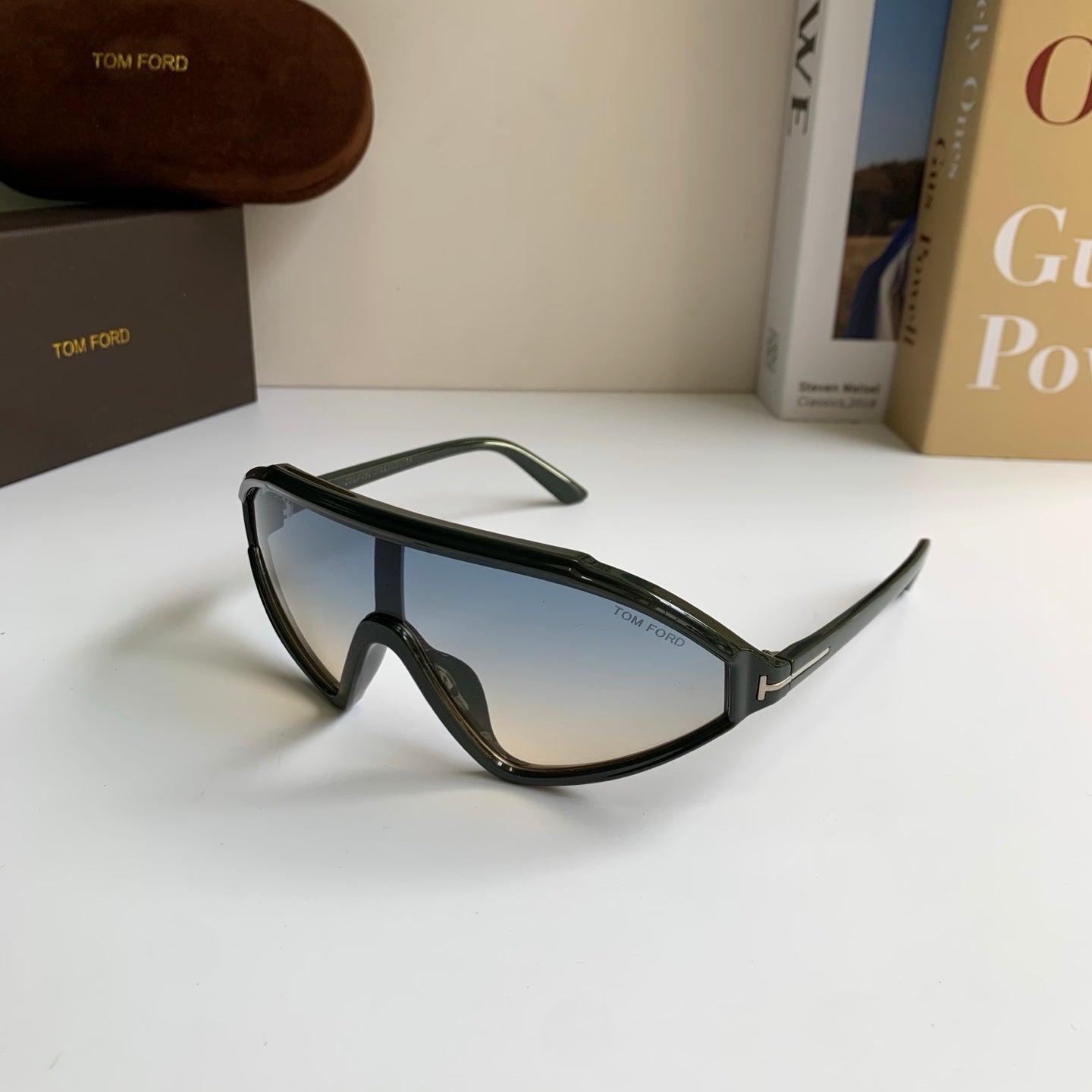 Tom Ford Fashion Silver Lens Sunglasses for Men & Women - 466292 - detail image 2