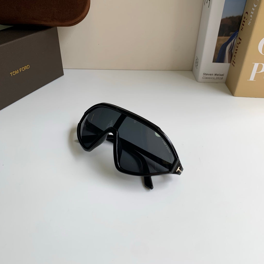 Tom Ford Fashion Black Lens Sunglasses for Men & Women - 466293 - detail image 3