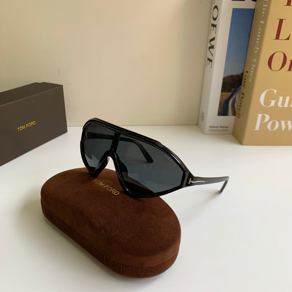 Tom Ford Fashion Black Lens Sunglasses for Men & Women - 466293 - detail image 4