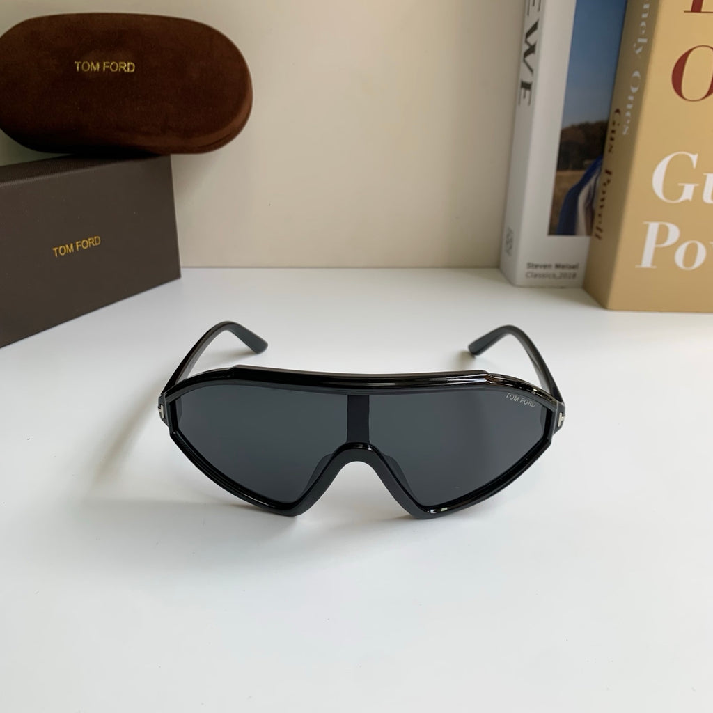Tom Ford Fashion Black Lens Sunglasses for Men & Women - 372567 - detail image 5