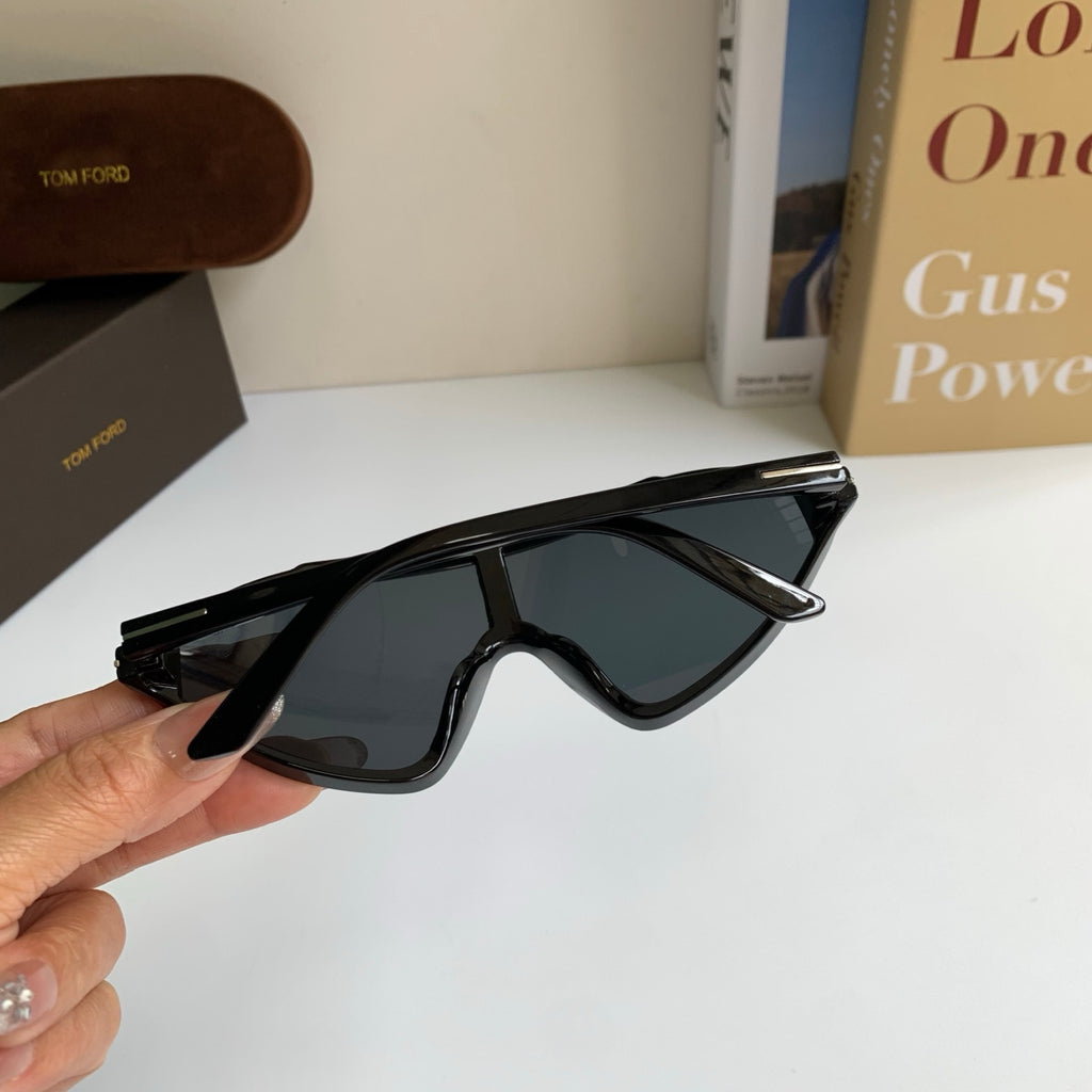 Tom Ford Fashion Black Lens Sunglasses for Men & Women - 466293 - detail image 7