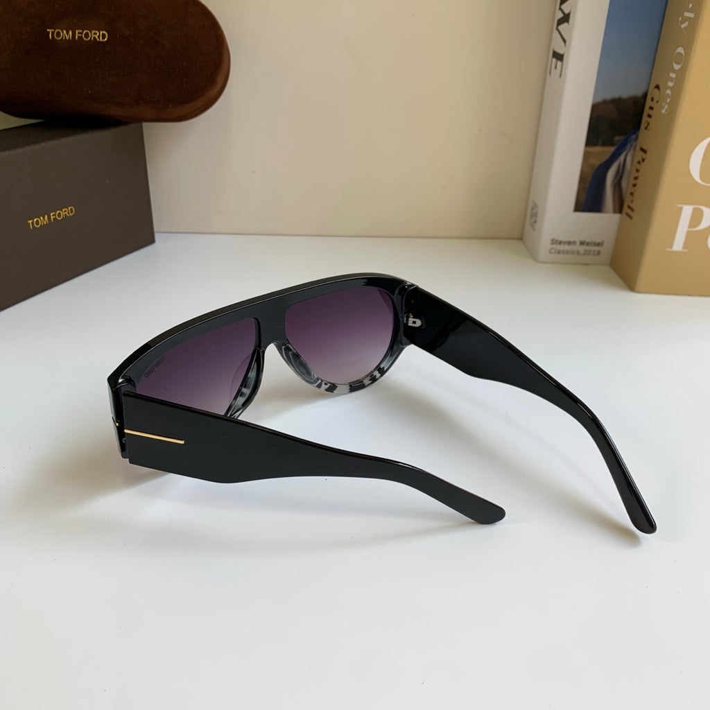 Tom Ford Fashion Black Lens Sunglasses for Men & Women - 372579 - detail image 7