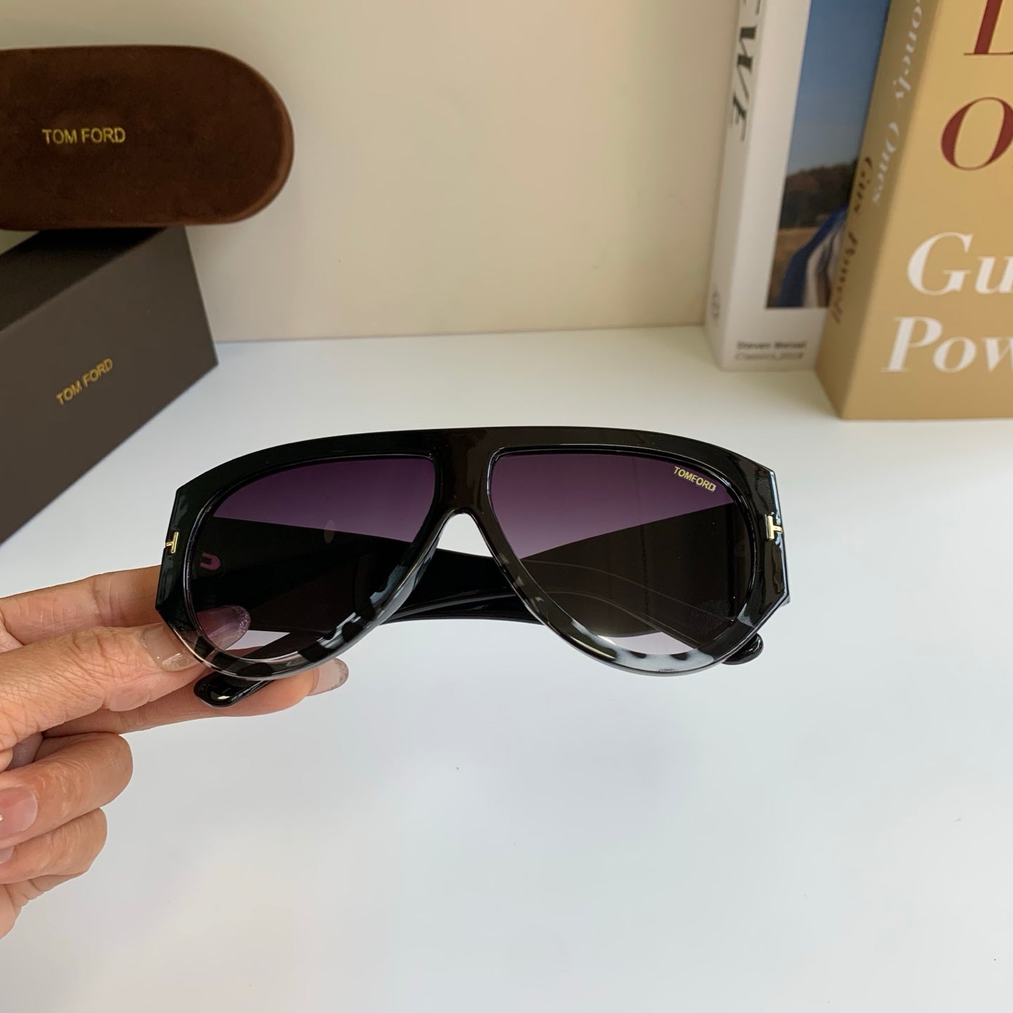 Tom Ford Fashion Black Lens Sunglasses for Men & Women - 466295 - detail image 5