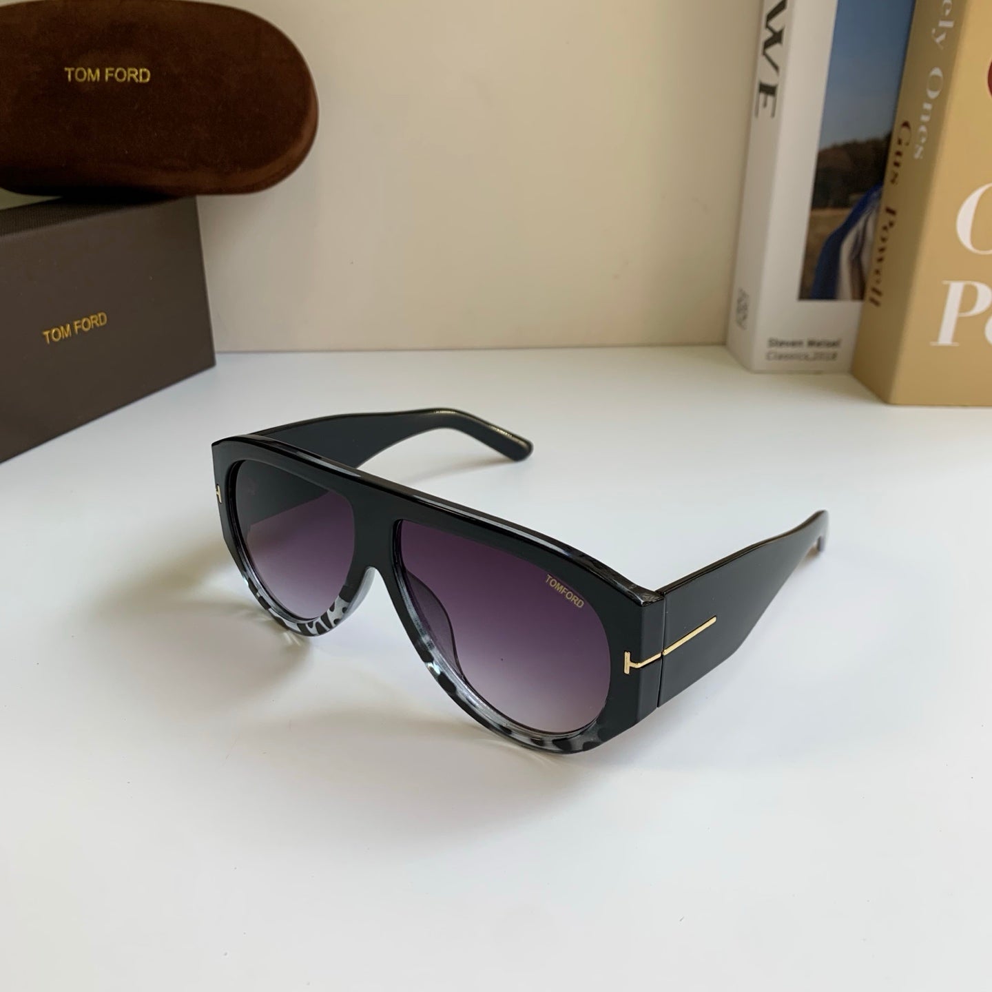 Tom Ford Fashion Black Lens Sunglasses for Men & Women - 466295 - detail image 2