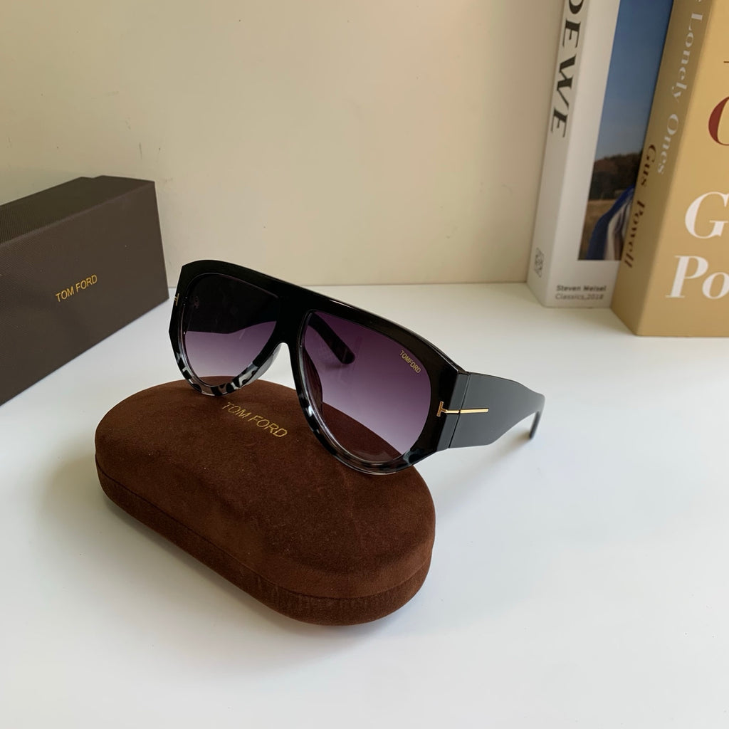 Tom Ford Fashion Black Lens Sunglasses for Men & Women - 466295 - detail image 4