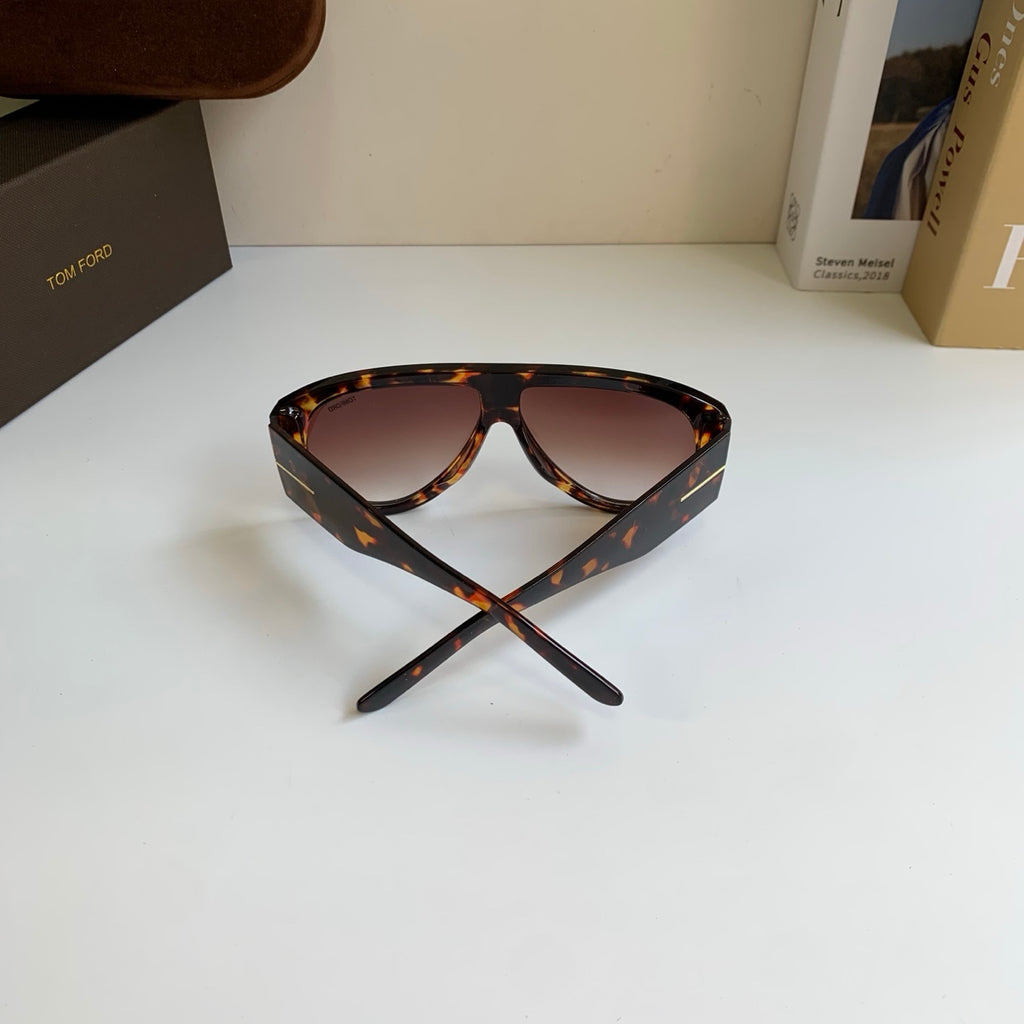 Tom Ford Fashion Red Lens Sunglasses for Men & Women - 466296 - detail image 8