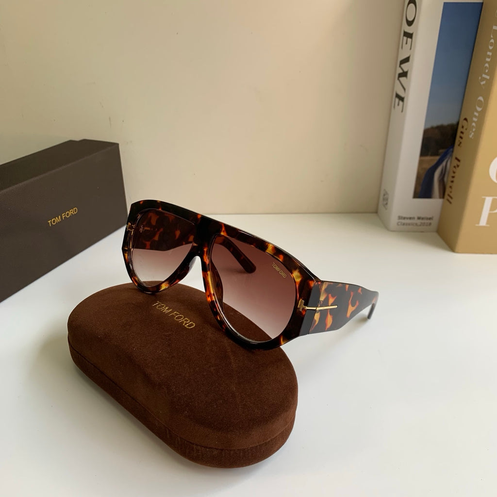 Tom Ford Fashion Red Lens Sunglasses for Men & Women - 466296 - detail image 5